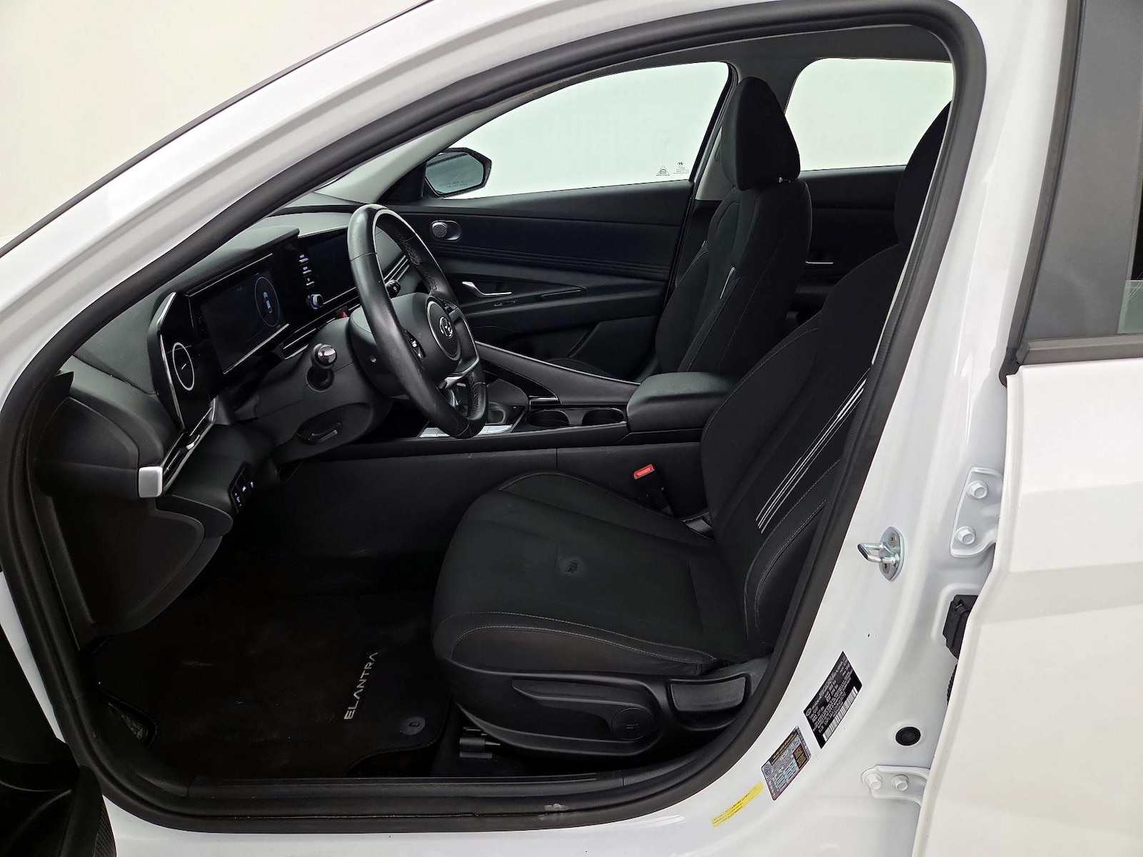 2021 Hyundai Elantra SEL - Photo 12