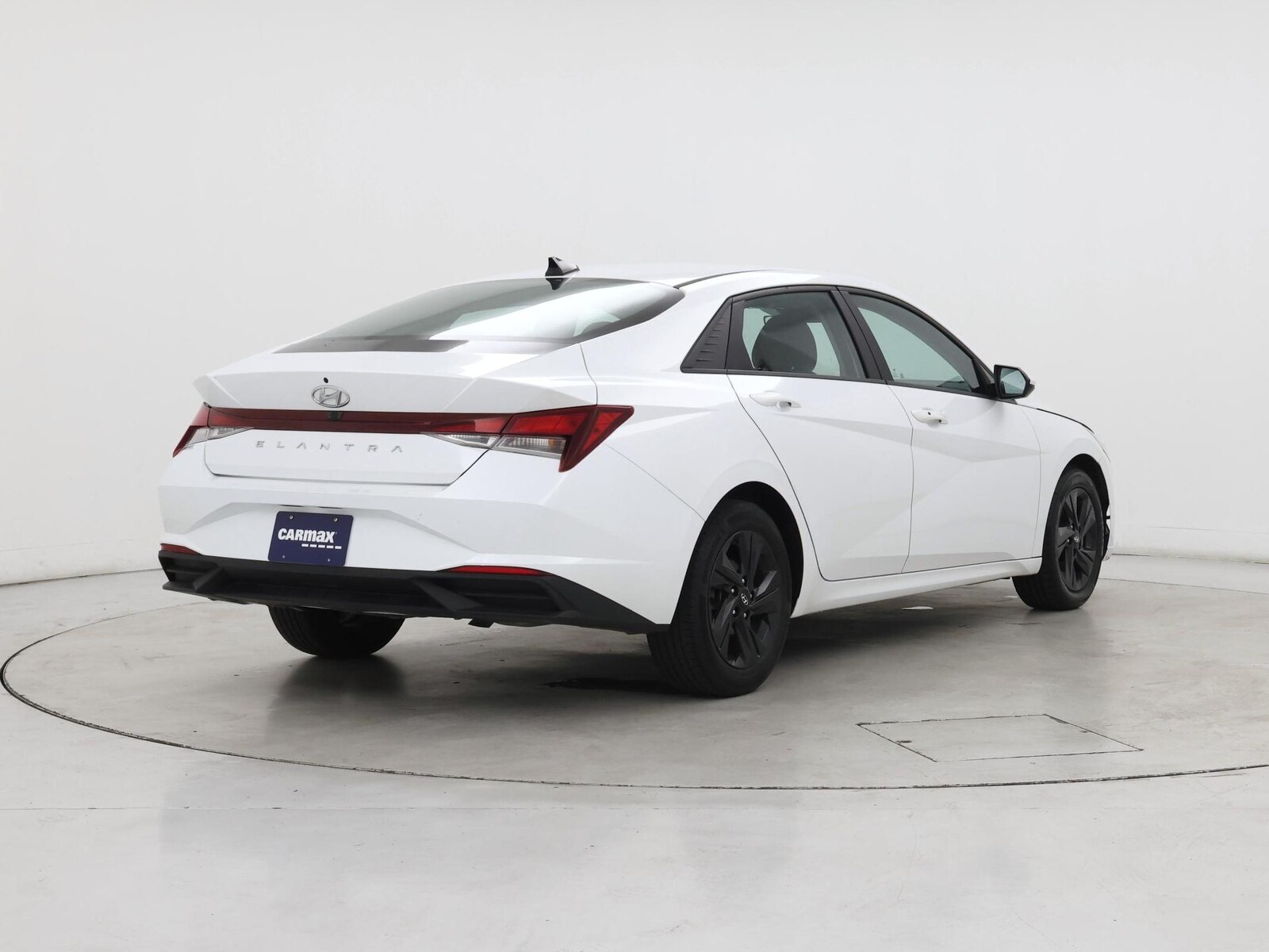 2021 Hyundai Elantra SEL - Photo 9