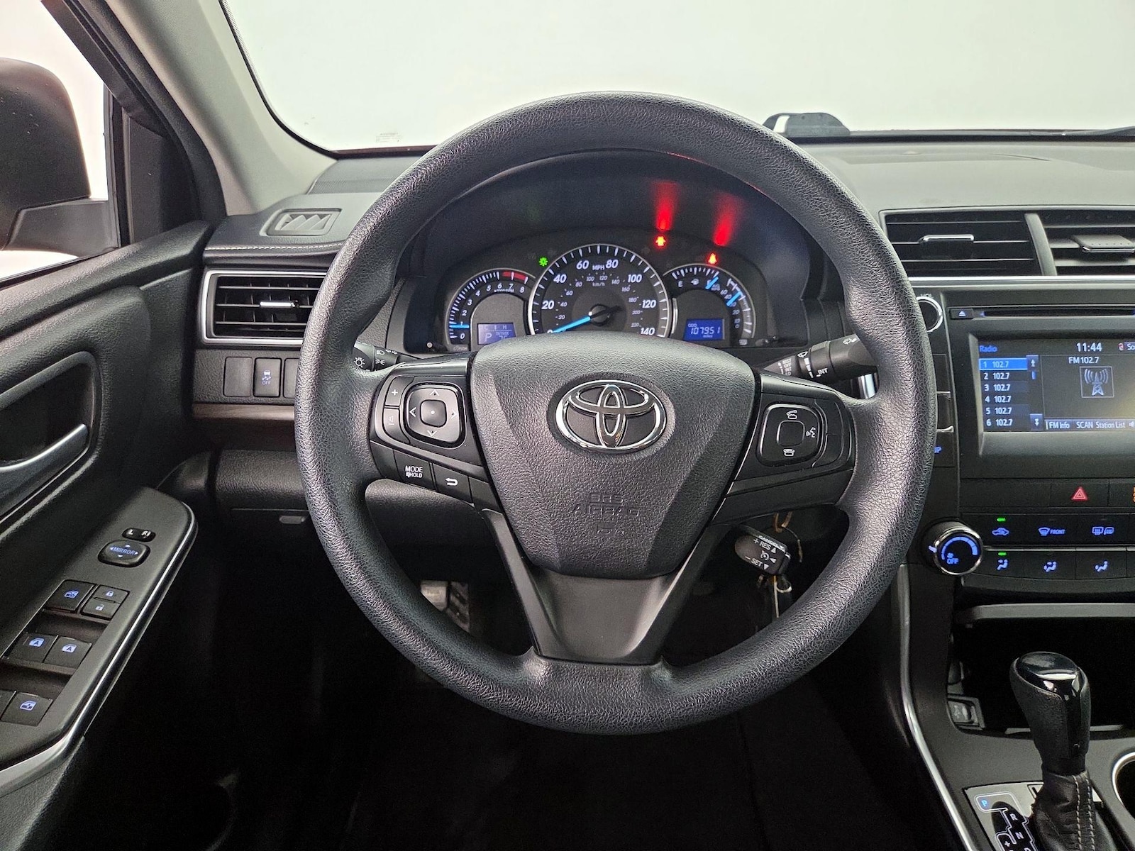 2015 Toyota Camry LE - Photo 11
