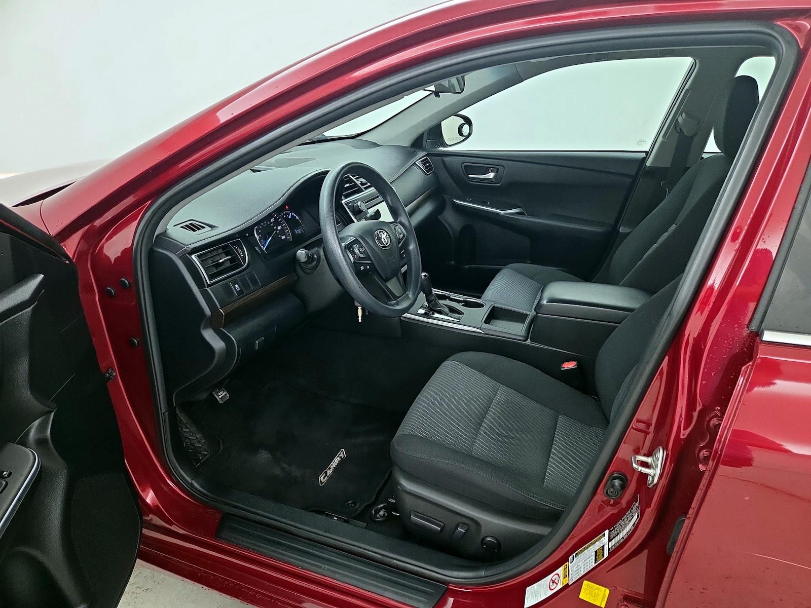2015 Toyota Camry LE - Photo 12