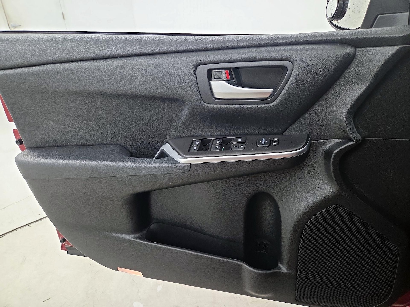2015 Toyota Camry LE - Photo 13