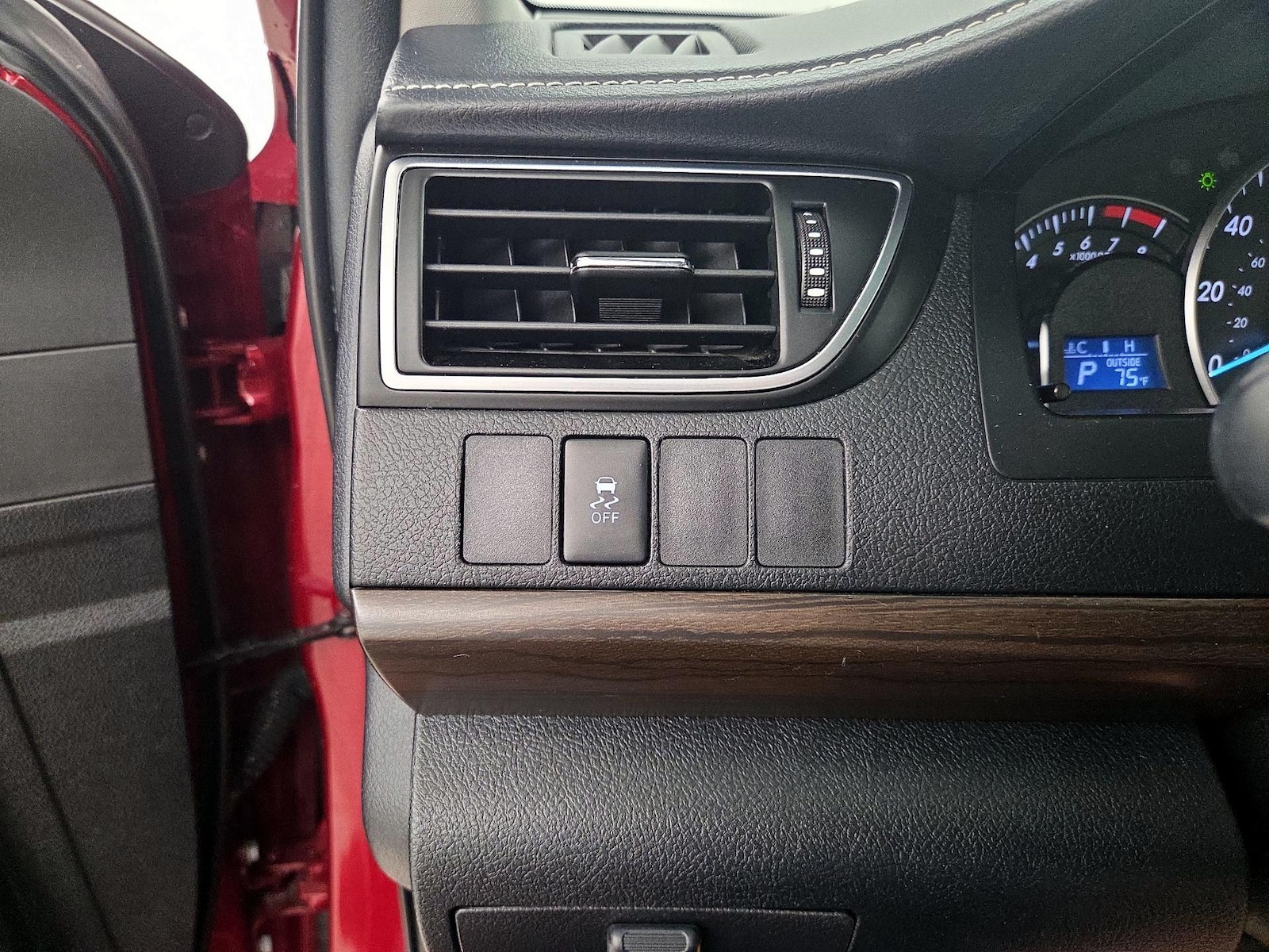 2015 Toyota Camry LE - Photo 14