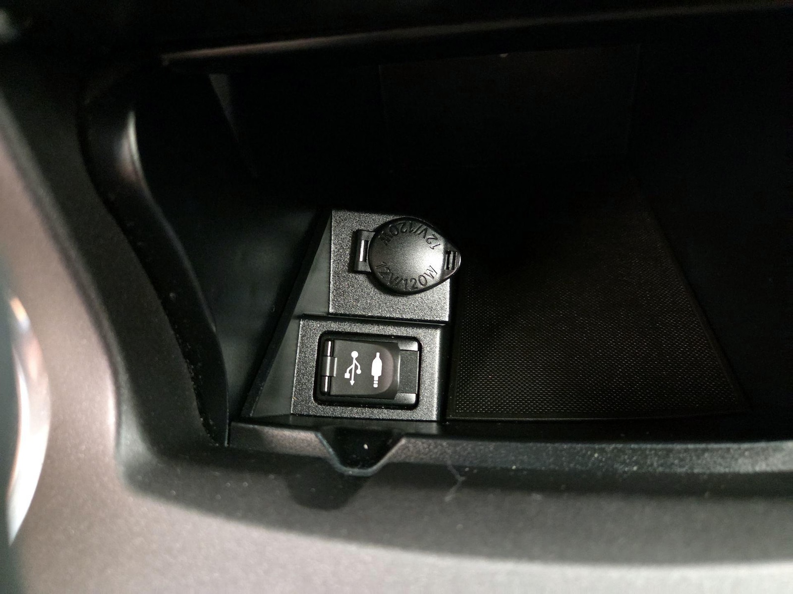 2015 Toyota Camry LE - Photo 19