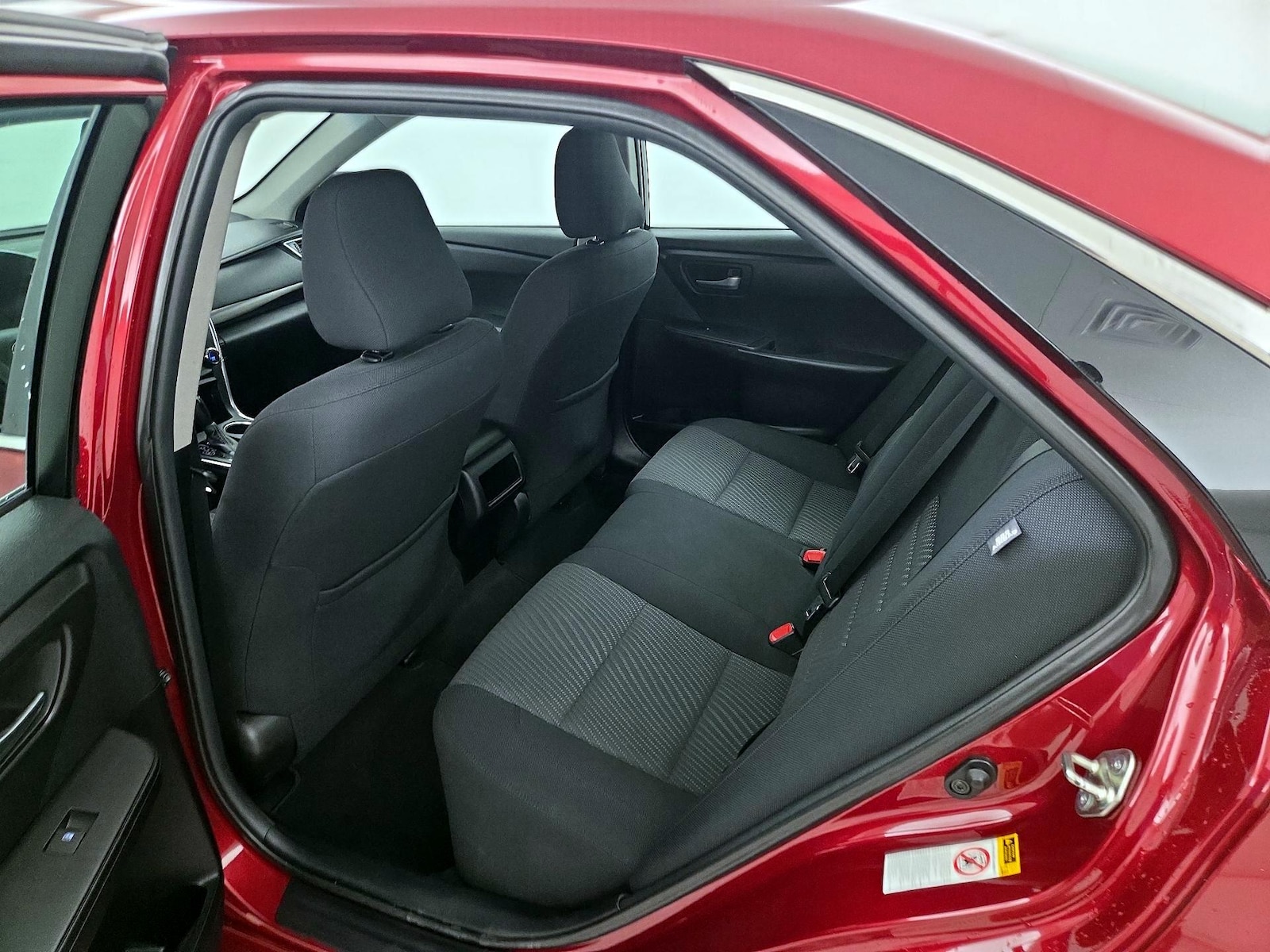 2015 Toyota Camry LE - Photo 20