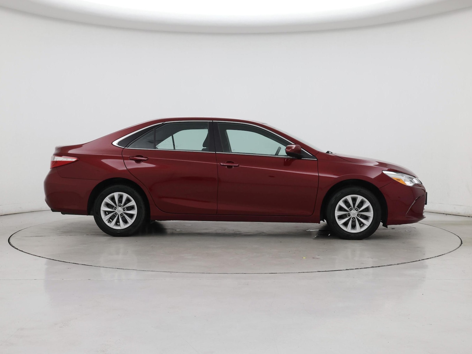2015 Toyota Camry LE - Photo 8