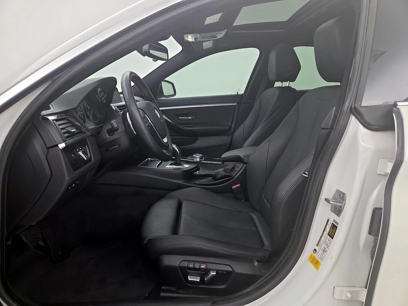 Power Seat(s) & Side Airbags