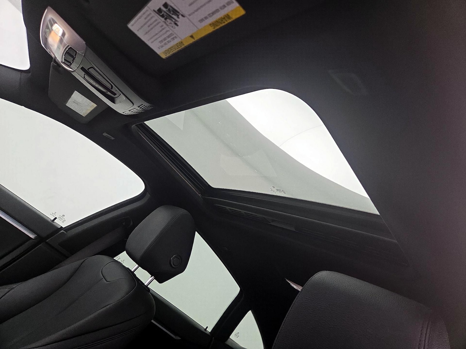 Sunroof(s) & Overhead Airbags