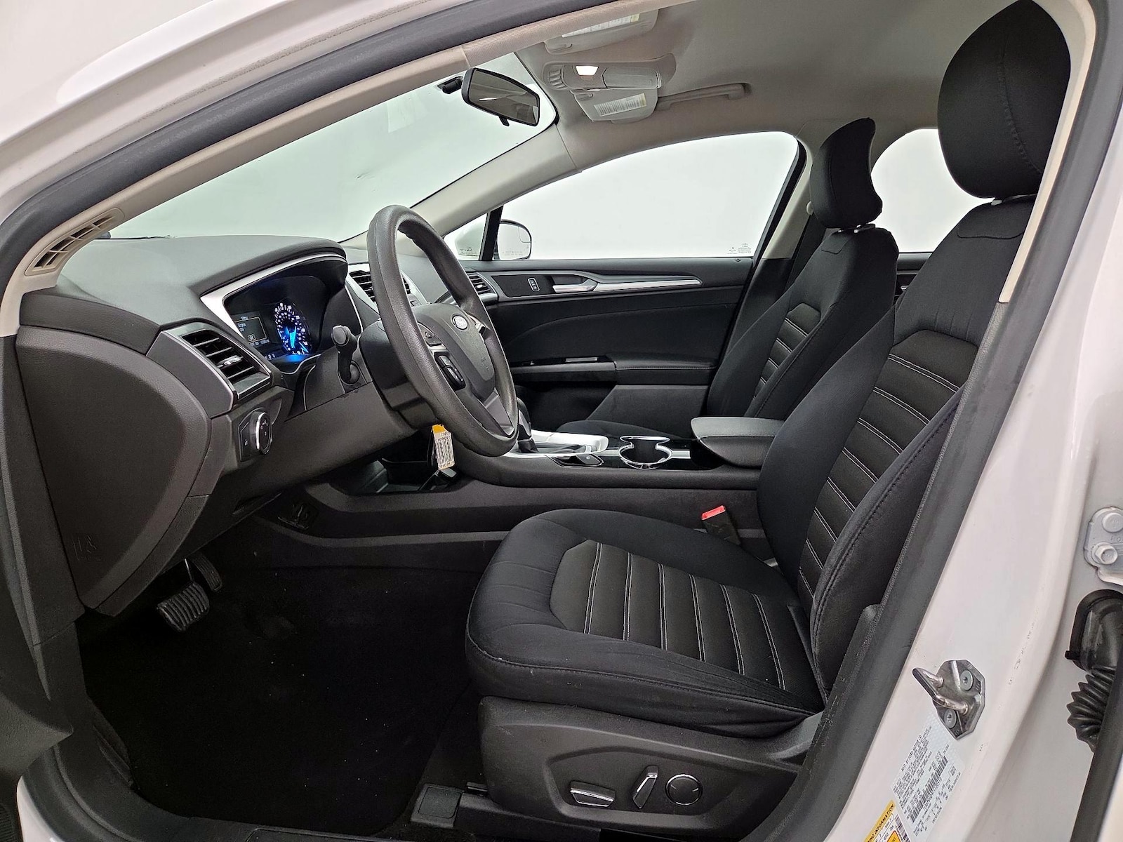 2015 Ford Fusion SE - Photo 12