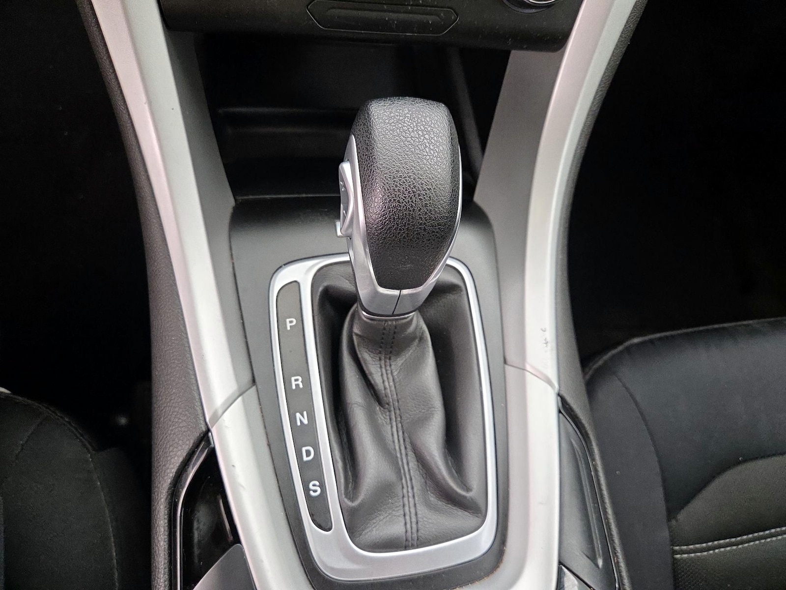2015 Ford Fusion SE - Photo 18