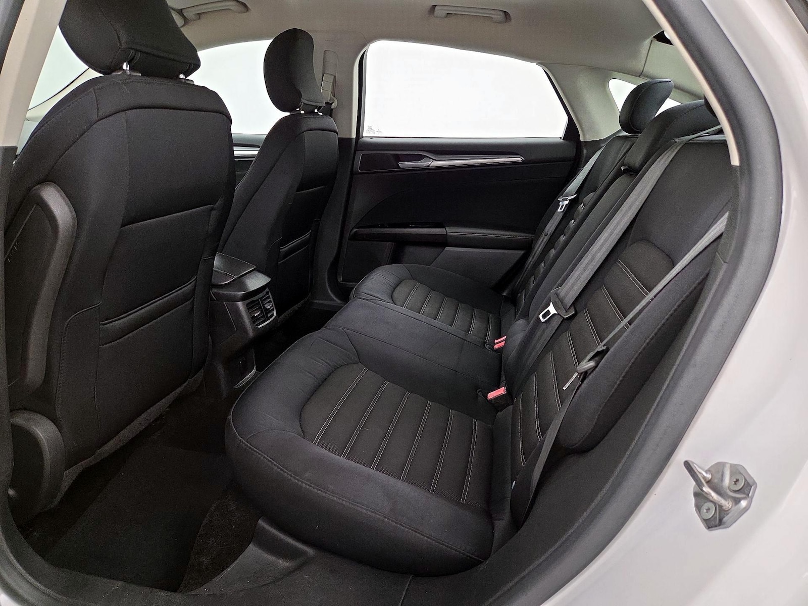 2015 Ford Fusion SE - Photo 20