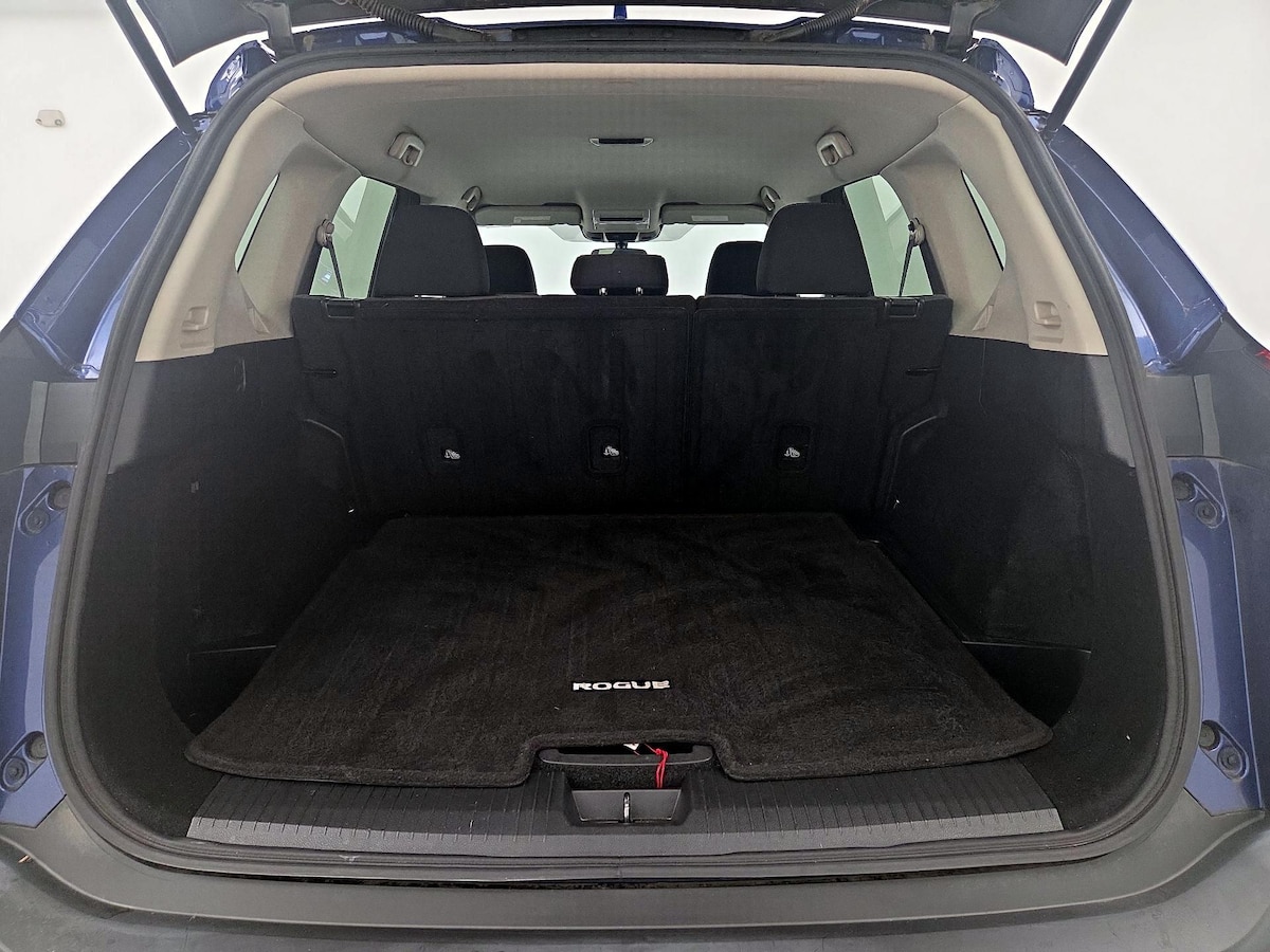 Trunk/Cargo (Seats Up)