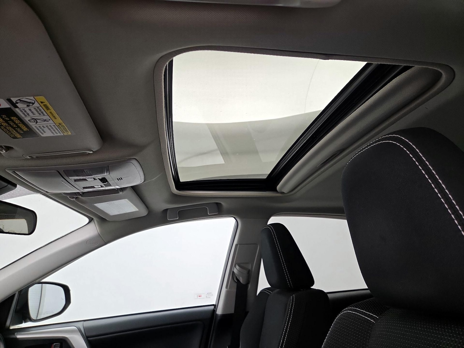 Sunroof(s) & Overhead Airbags