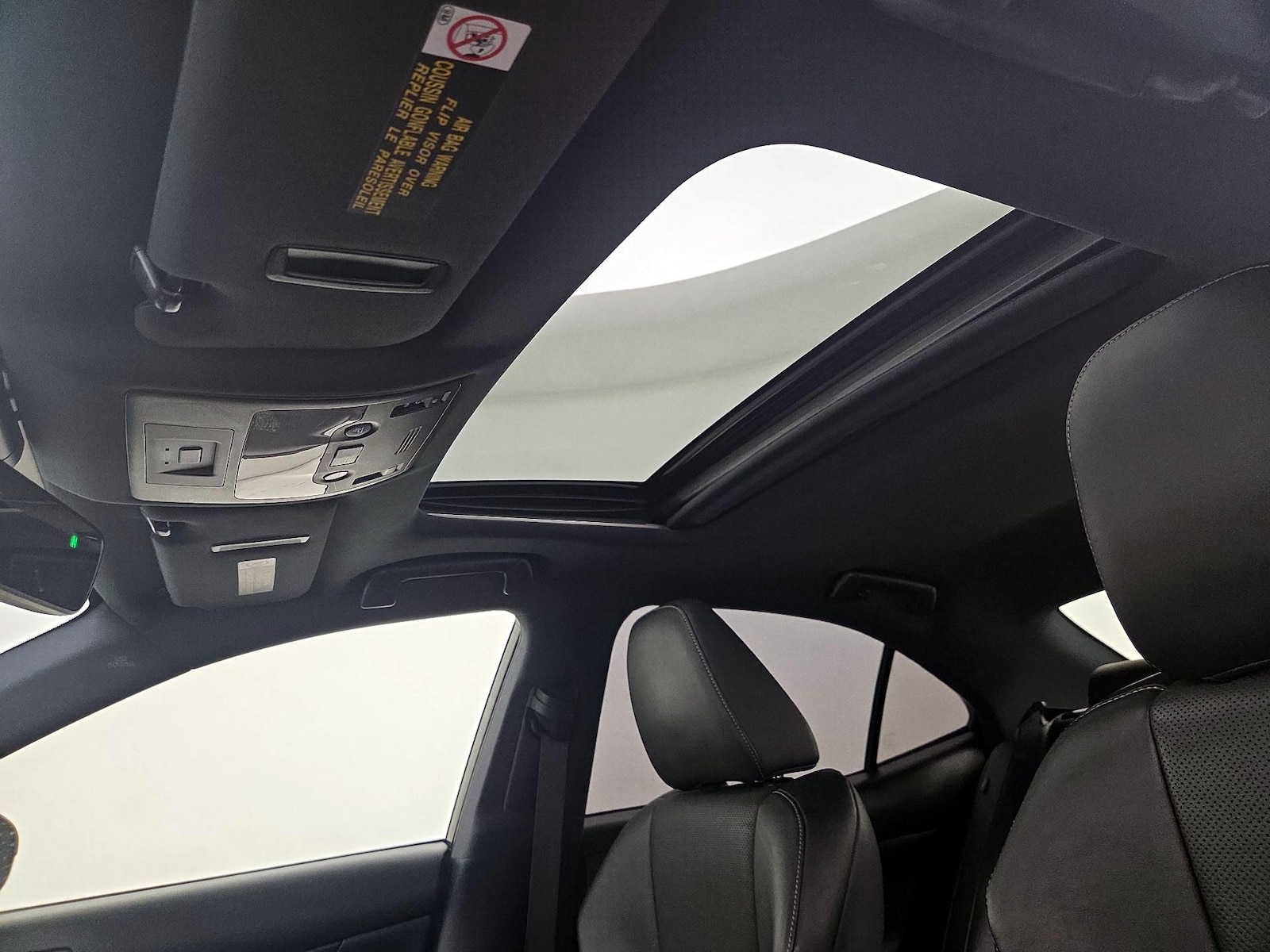 Sunroof(s) & Overhead Airbags