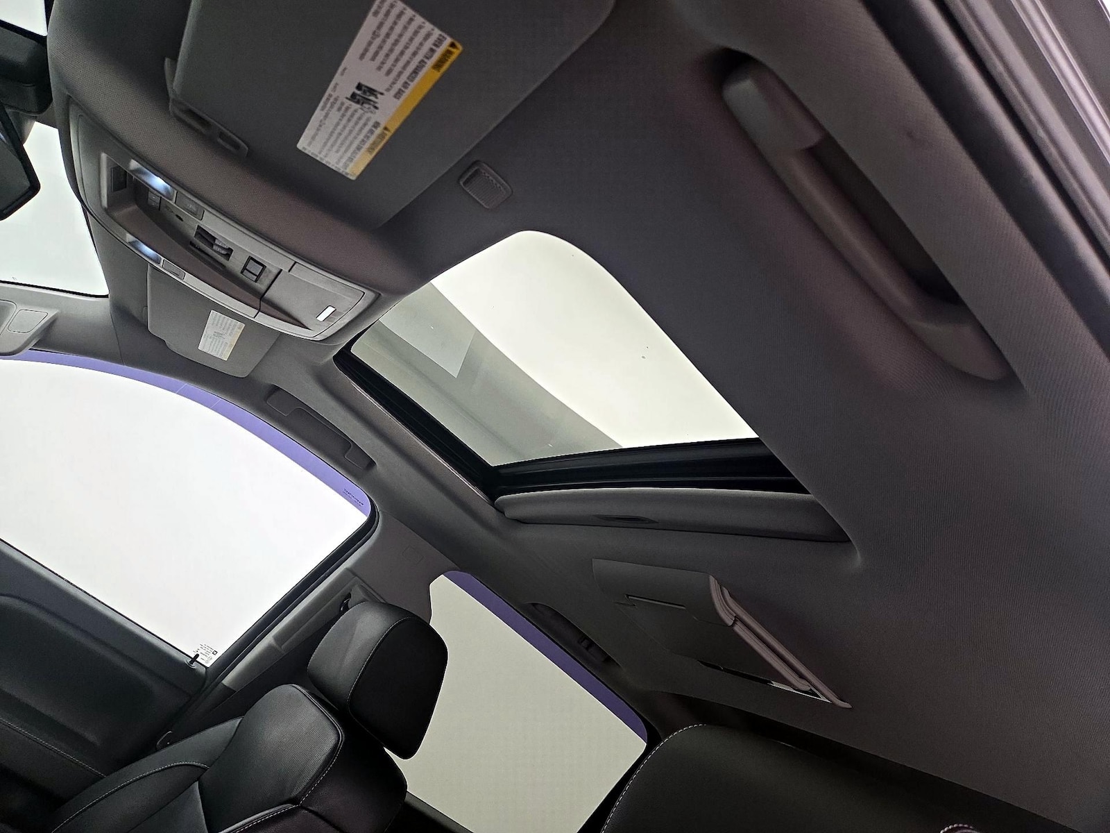 Sunroof(s) & Overhead Airbags