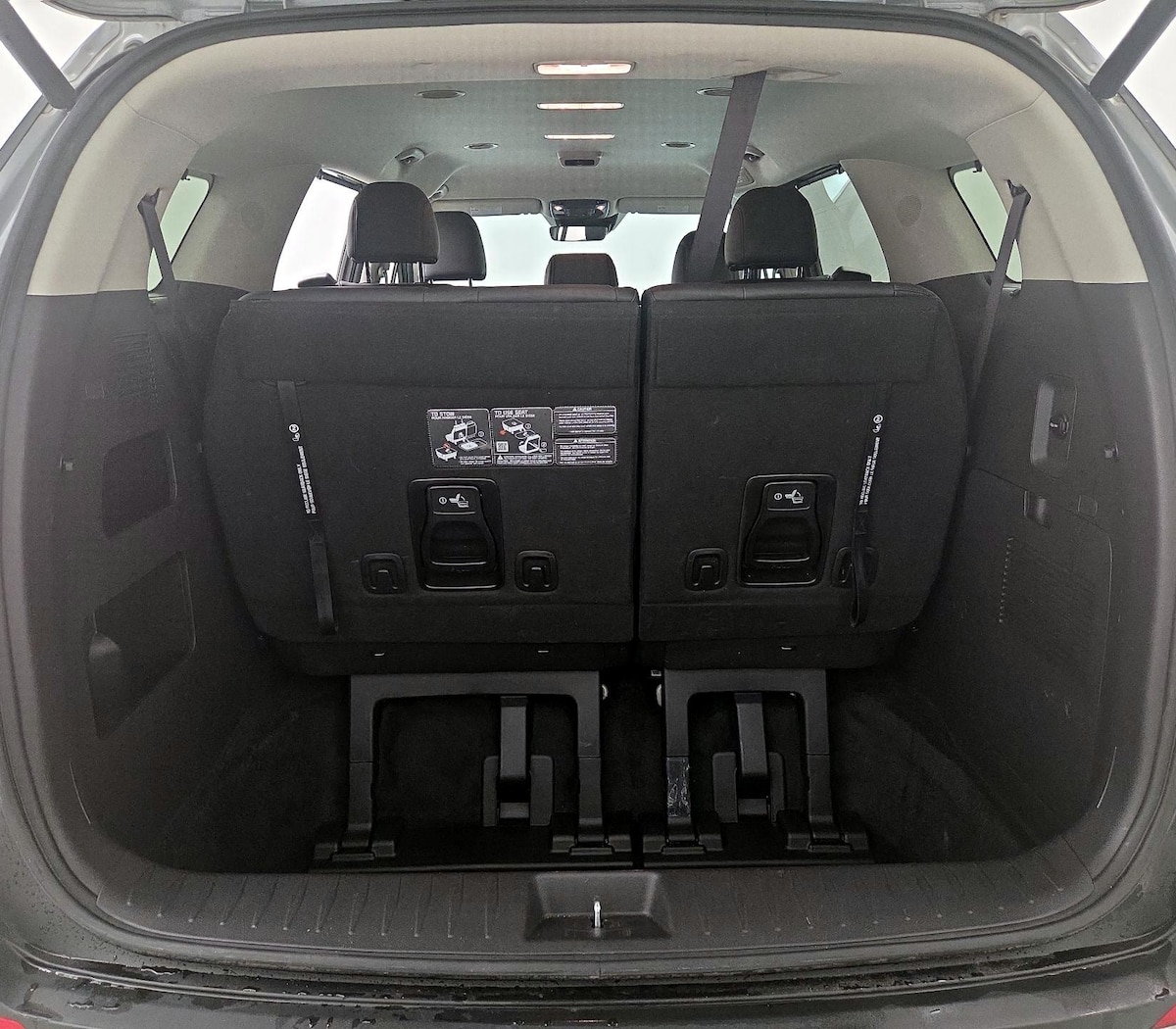 Trunk/Cargo (Seats Up)