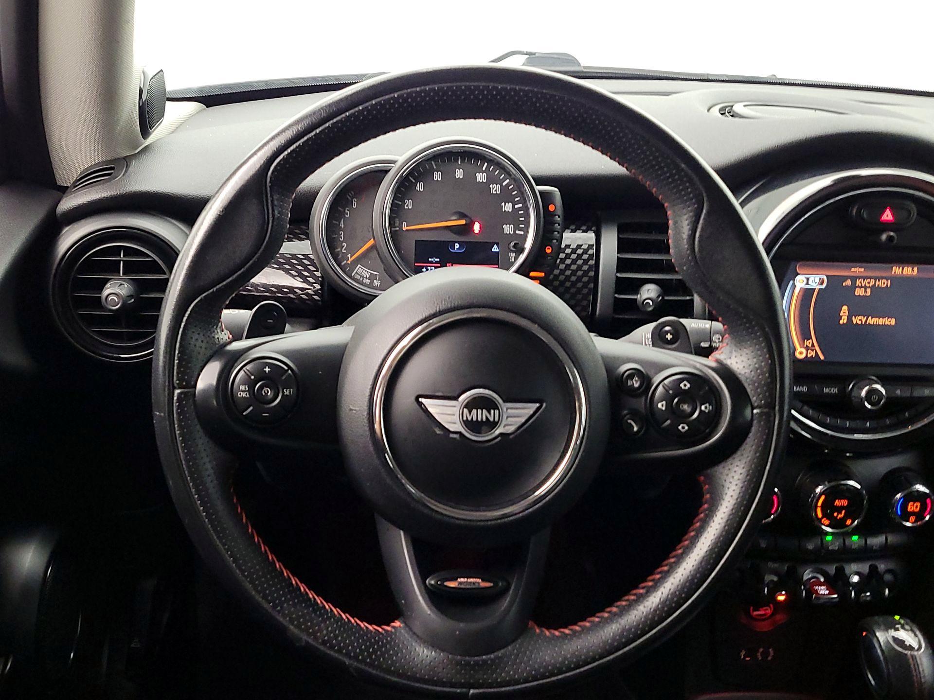 Thumbnail: 2017 MINI Cooper Hardtop - 10