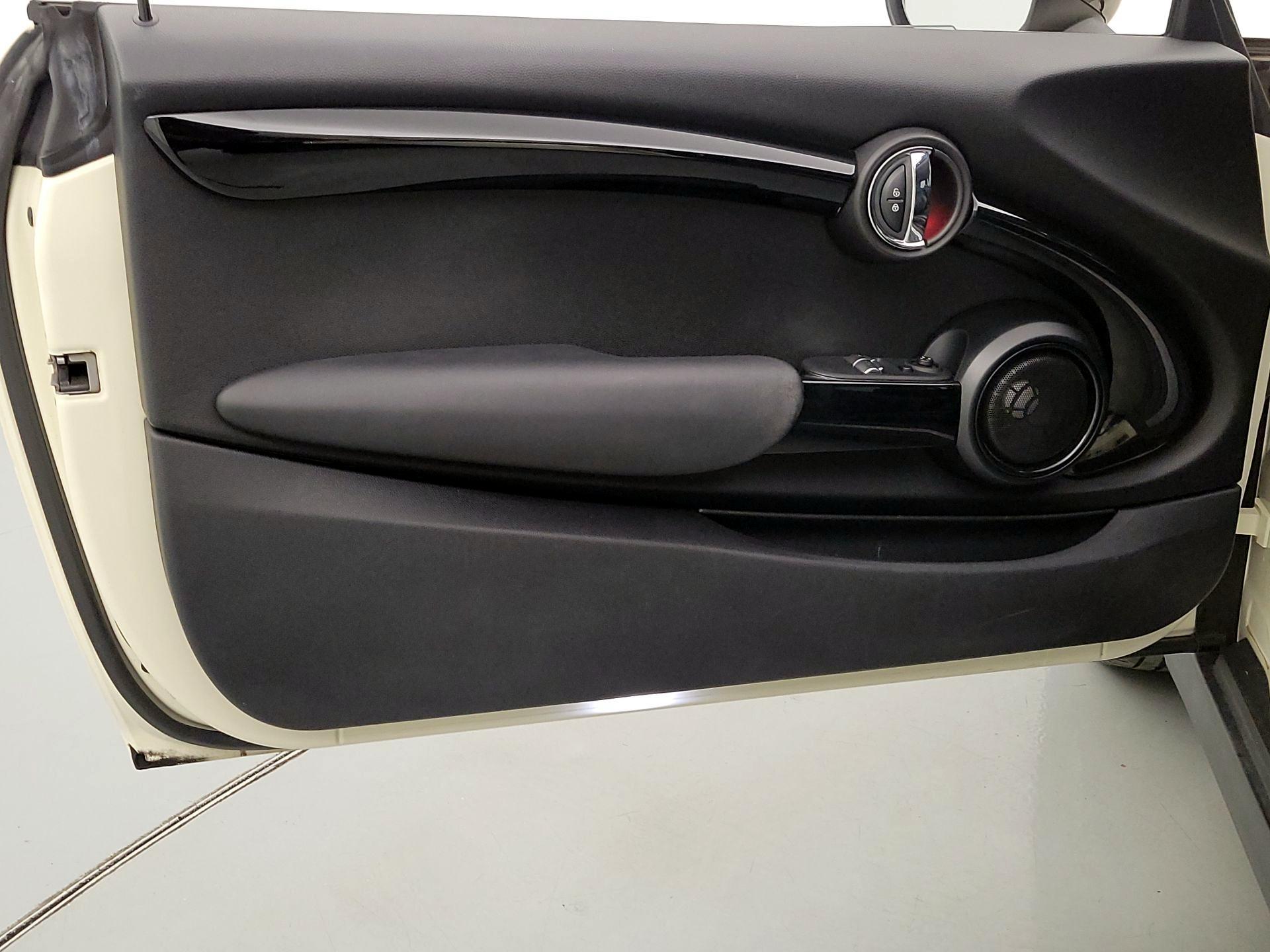 Thumbnail: 2017 MINI Cooper Hardtop - 12