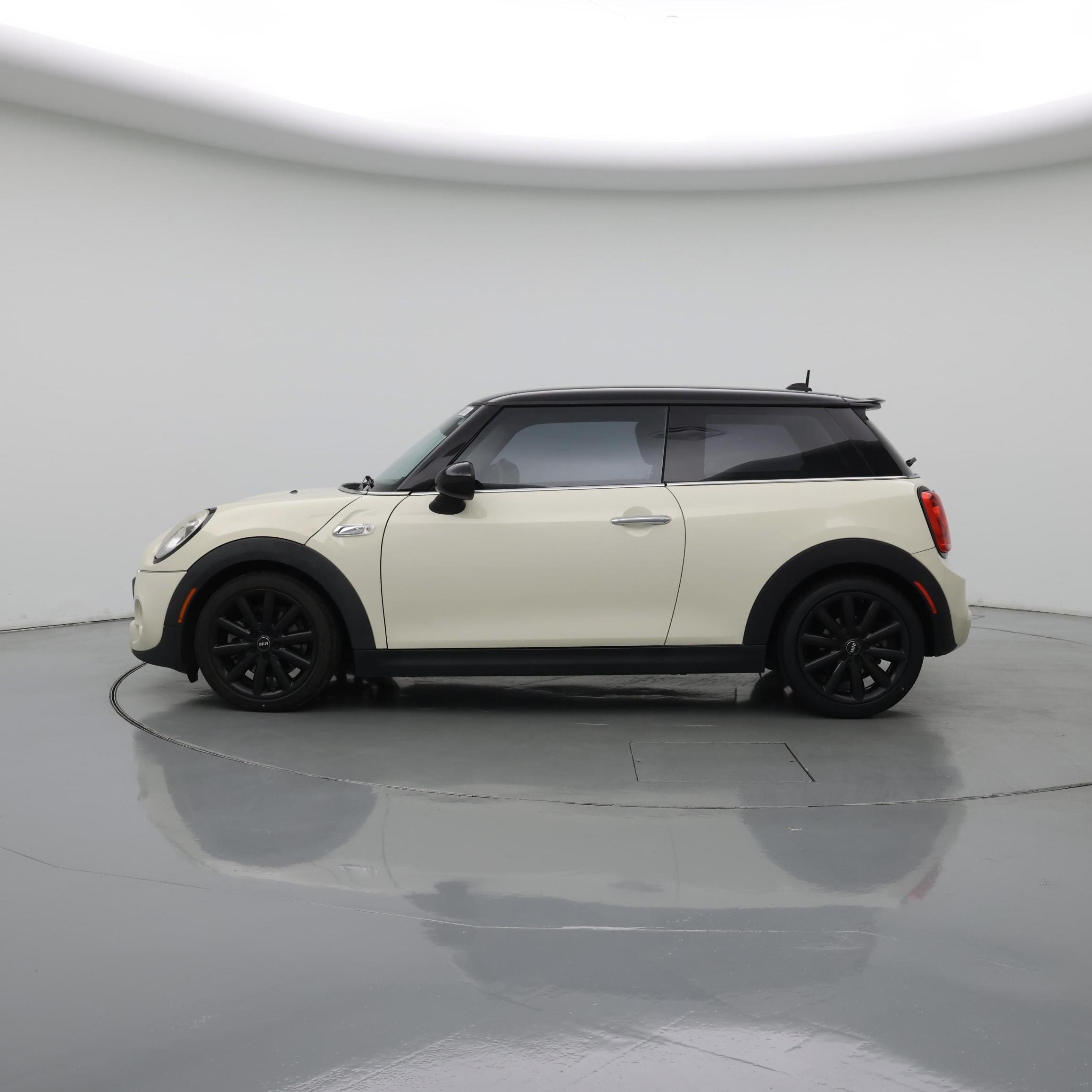 Thumbnail: 2017 MINI Cooper Hardtop - 3