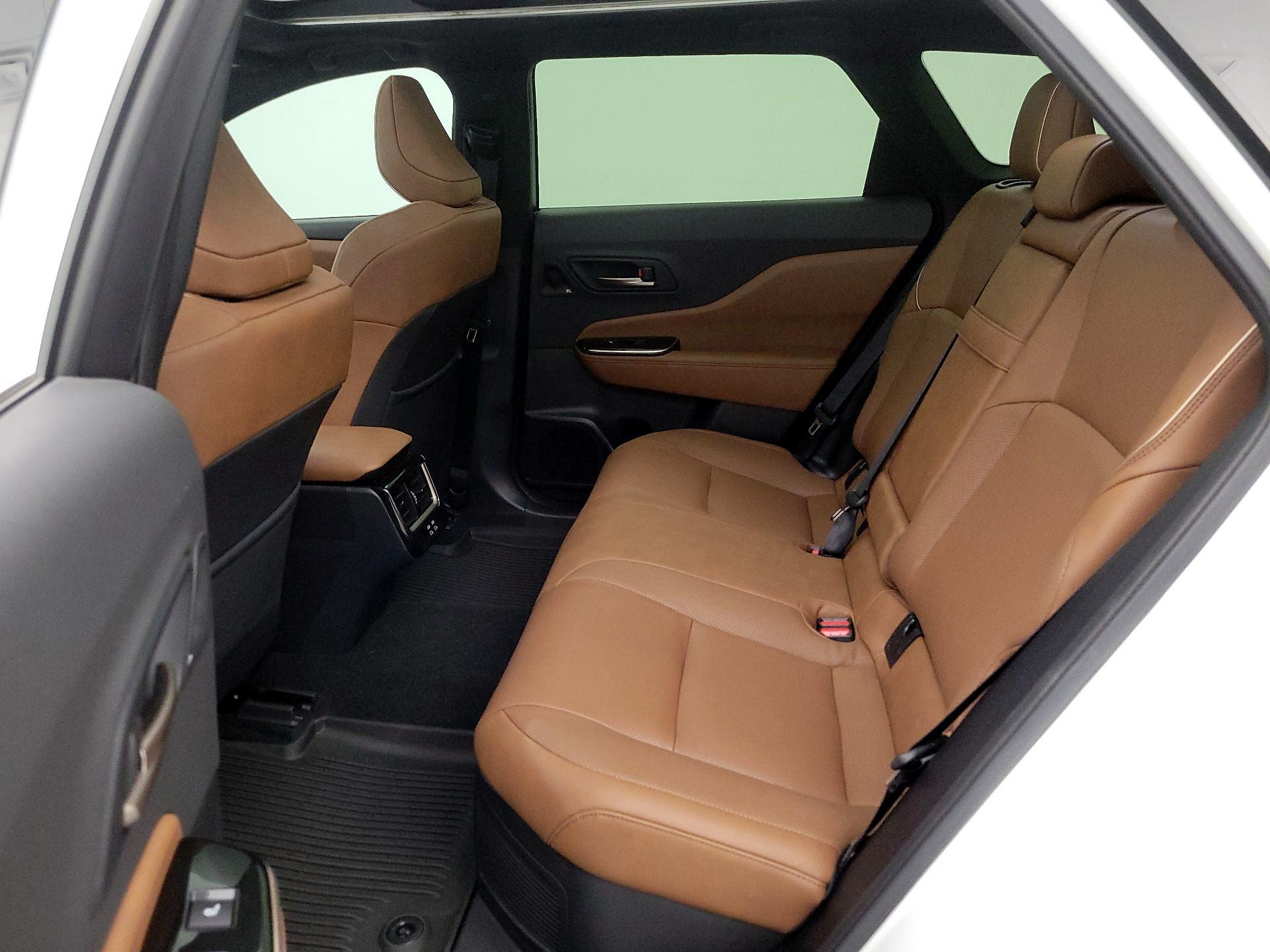 Thumbnail: 2025 Toyota Crown Signia - 20