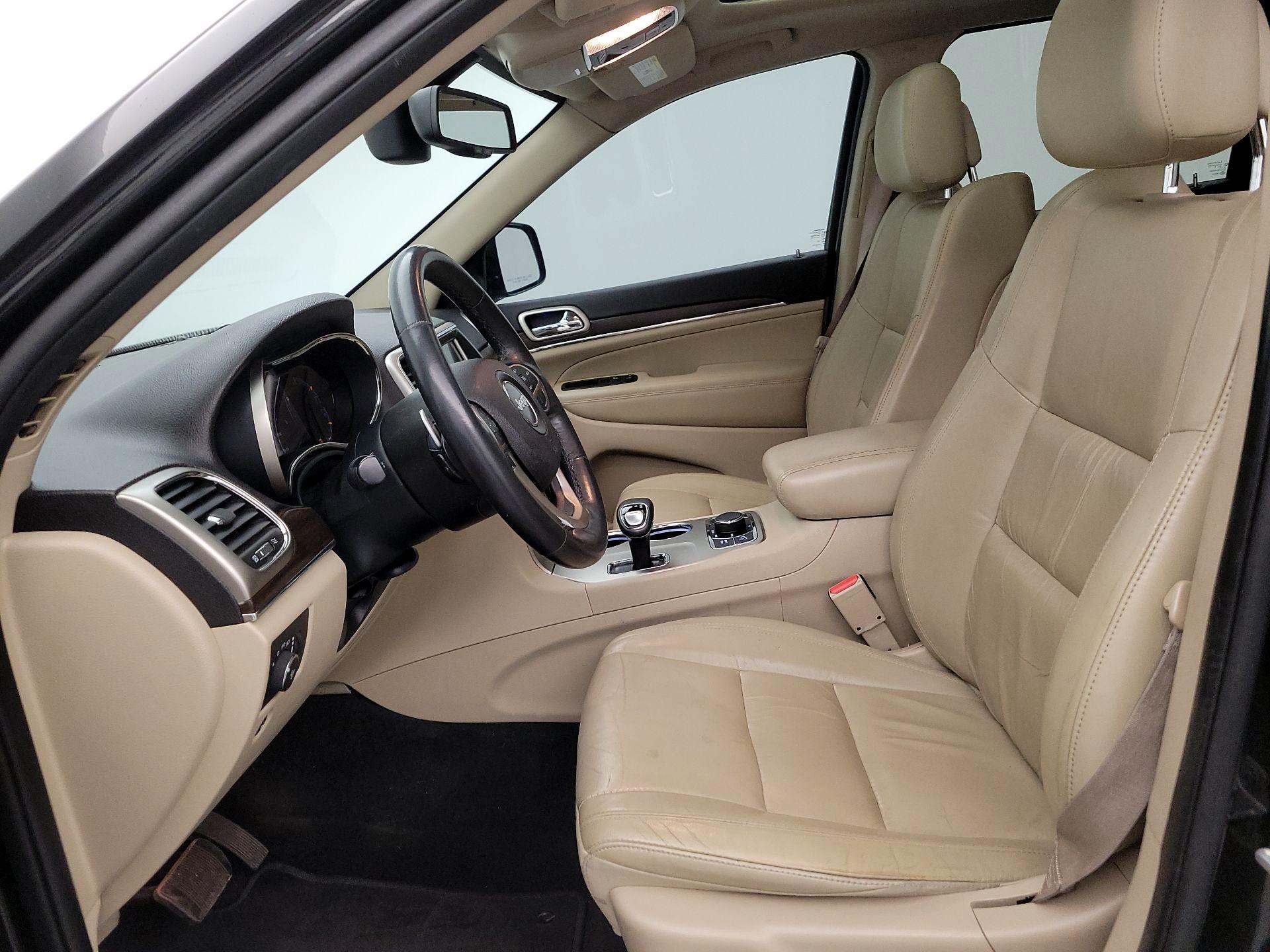 Thumbnail: 2015 Jeep Grand Cherokee - 11