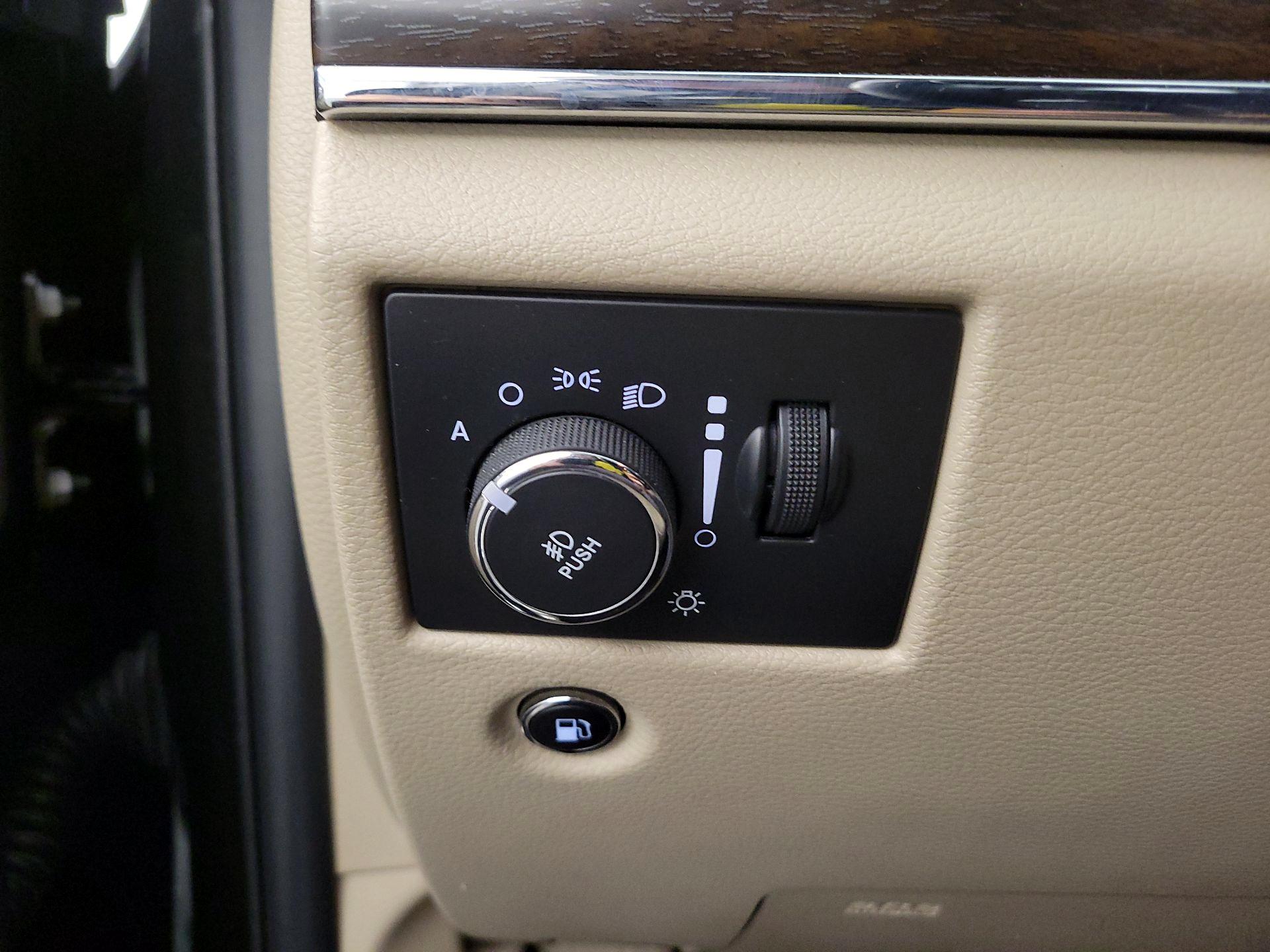 Thumbnail: 2015 Jeep Grand Cherokee - 13