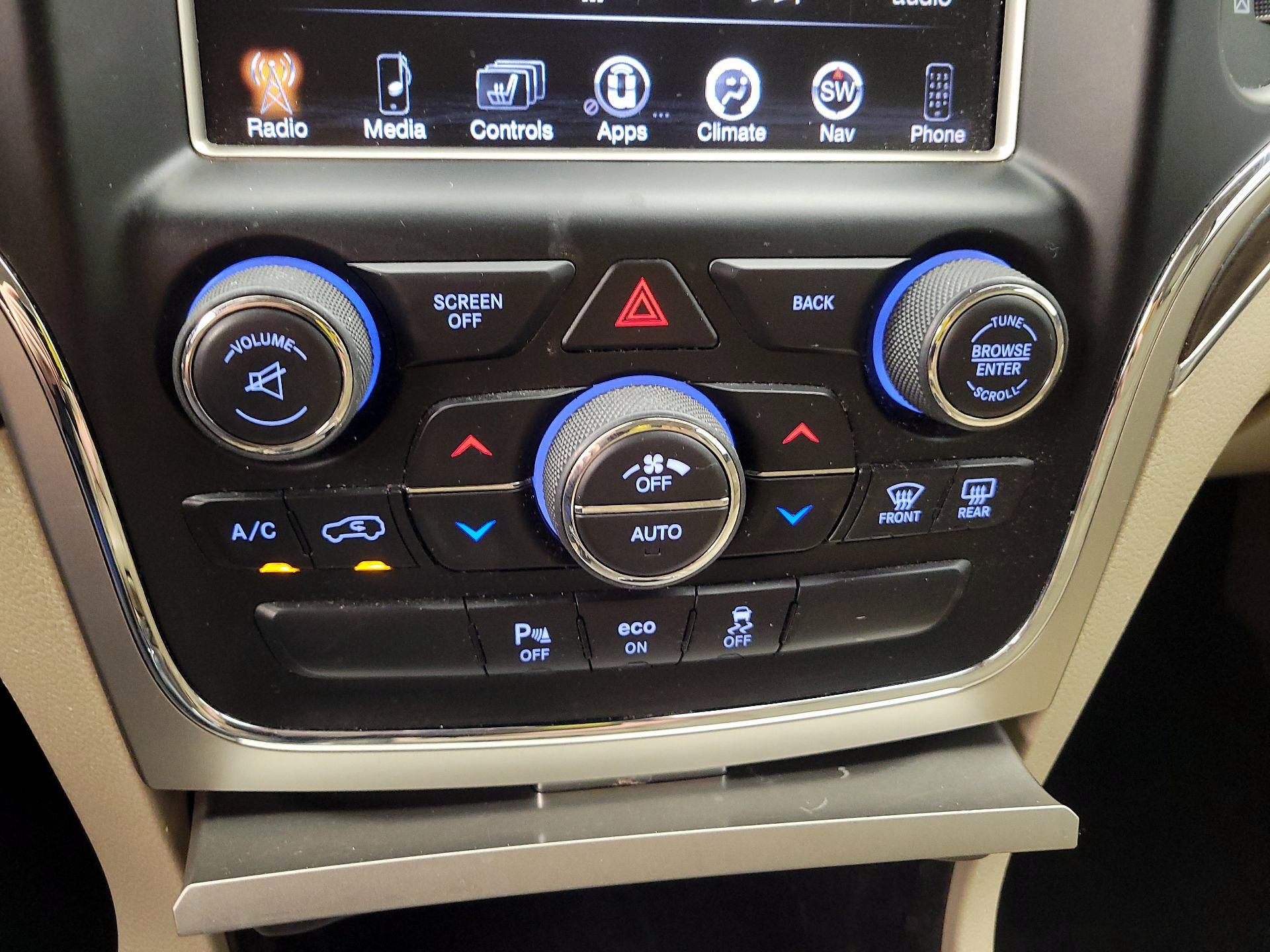 Thumbnail: 2015 Jeep Grand Cherokee - 16