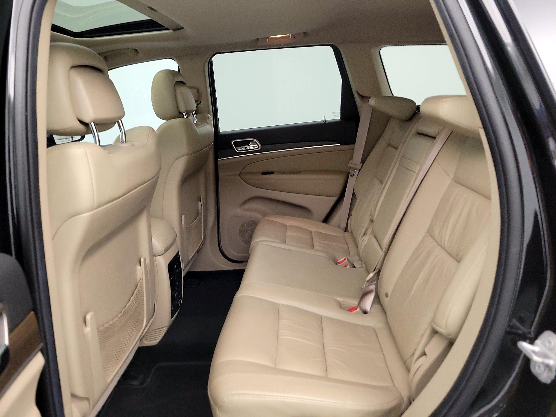 Thumbnail: 2015 Jeep Grand Cherokee - 20