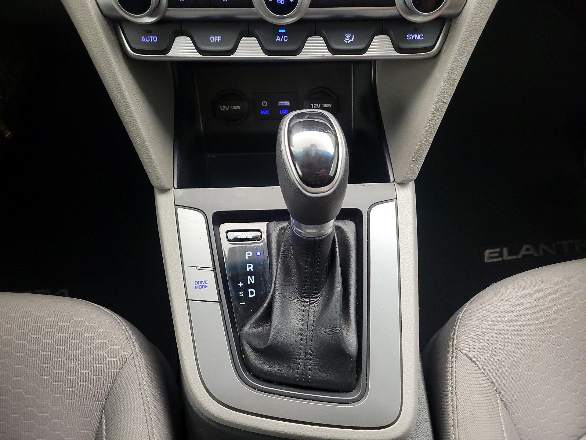 Thumbnail: 2020 Hyundai Elantra - 17
