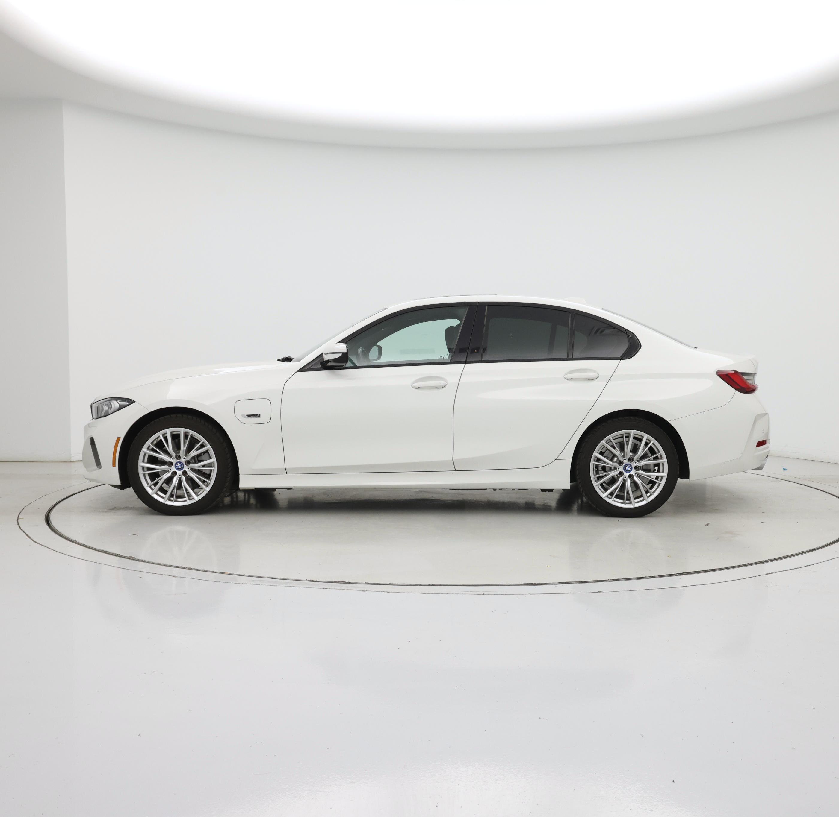 Thumbnail: 2023 BMW 3 Series - 3