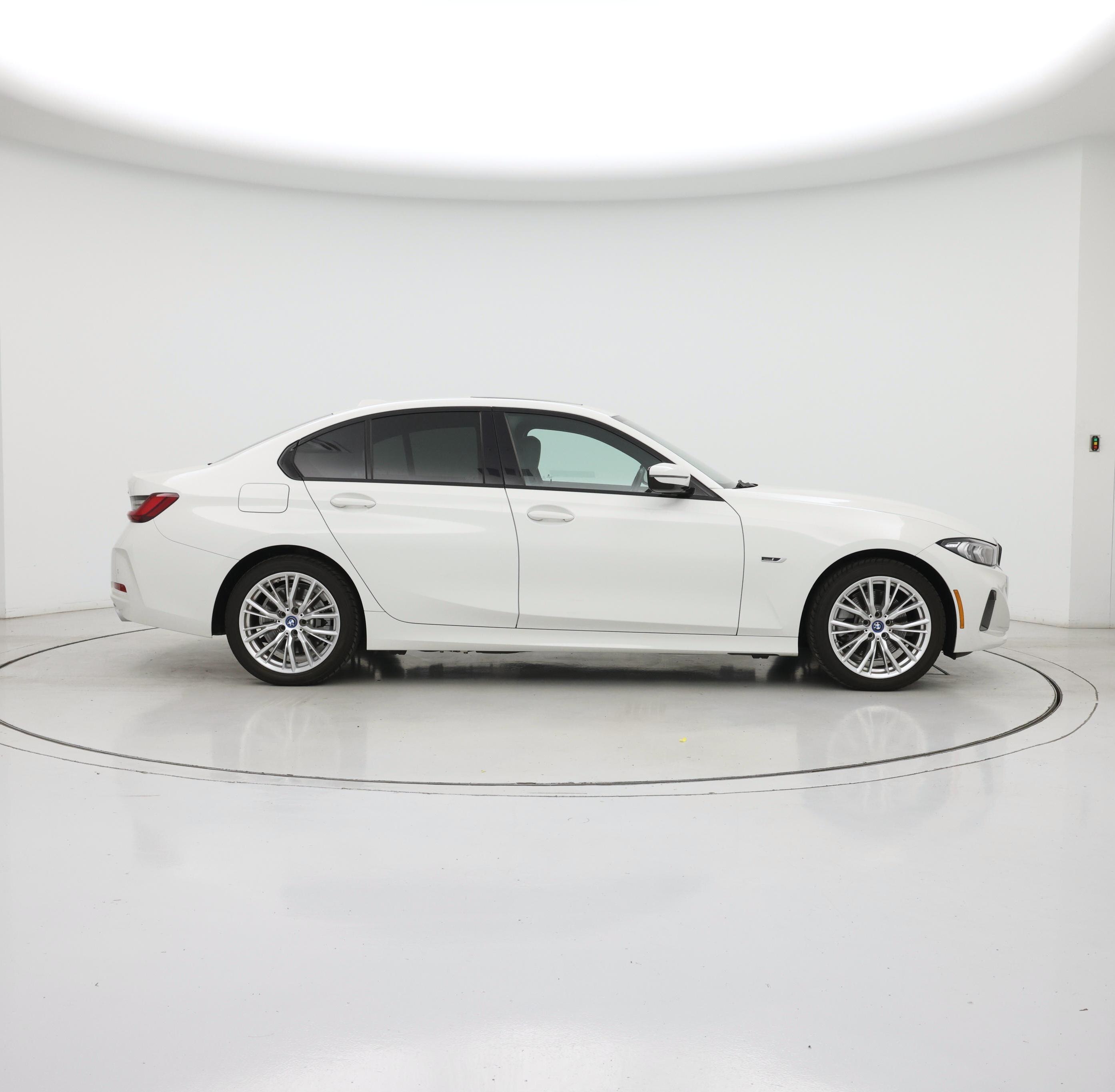 Thumbnail: 2023 BMW 3 Series - 7