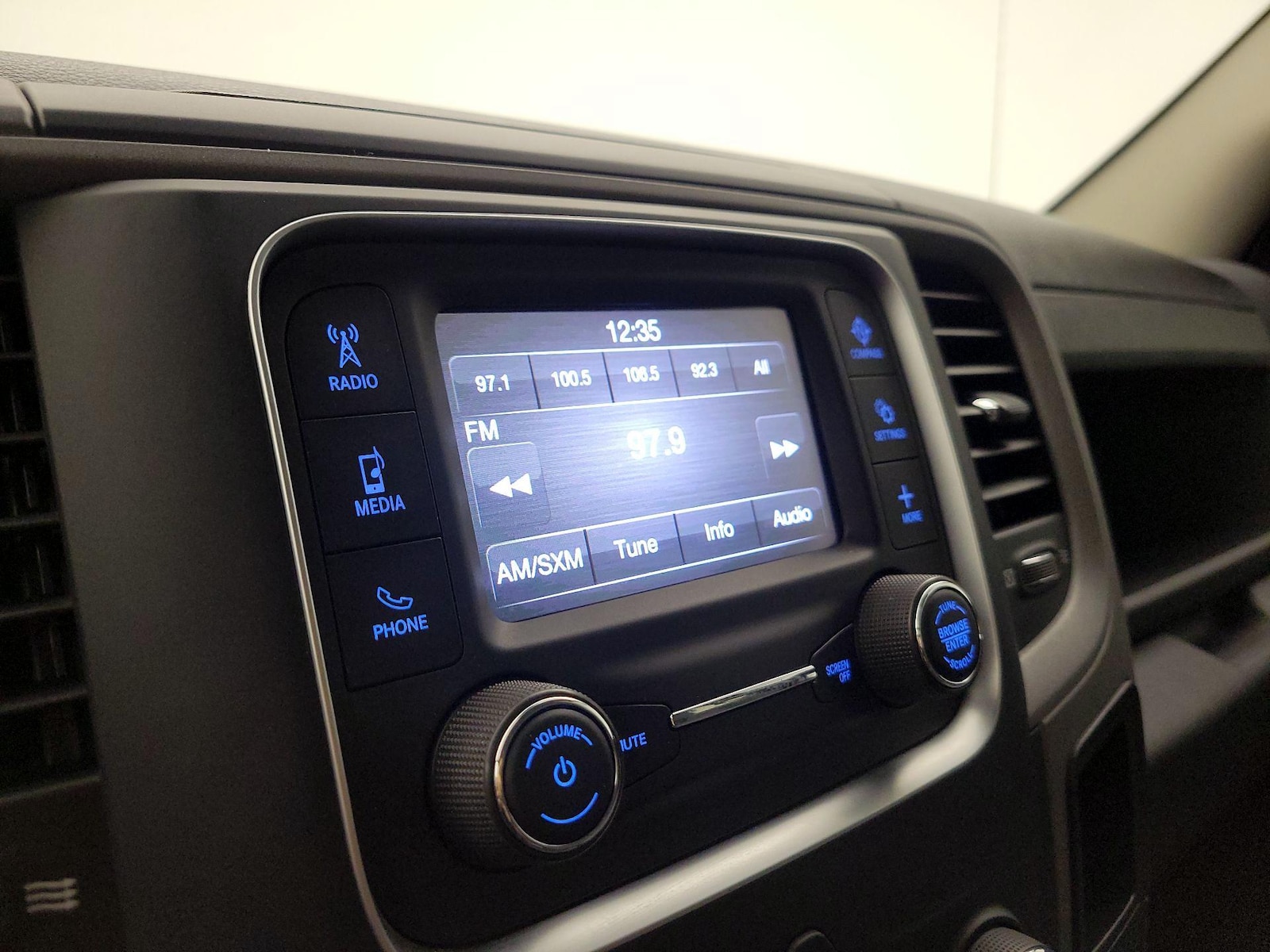 2024 RAM Ram 1500 Classic Tradesman - Photo 16