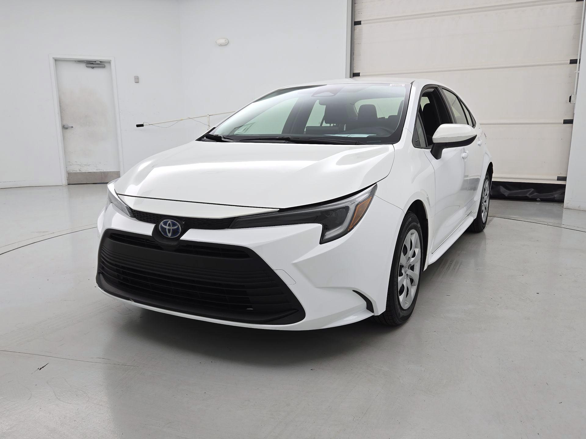 Thumbnail: 2024 Toyota Corolla - 3