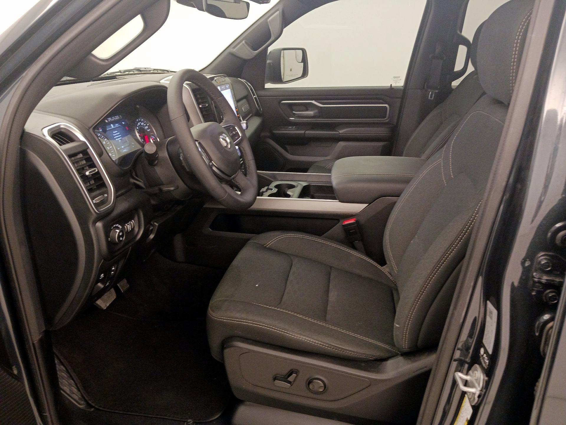 Thumbnail: 2025 RAM 1500 - 11