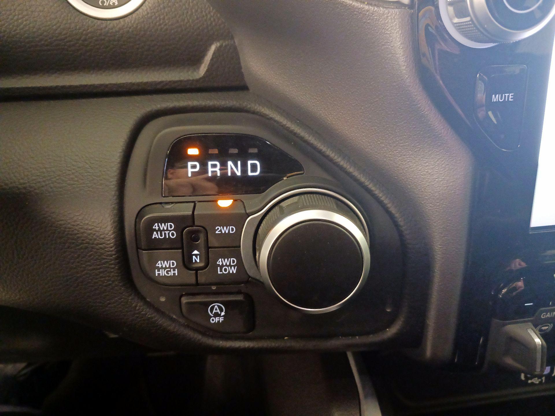 Thumbnail: 2025 RAM 1500 - 18