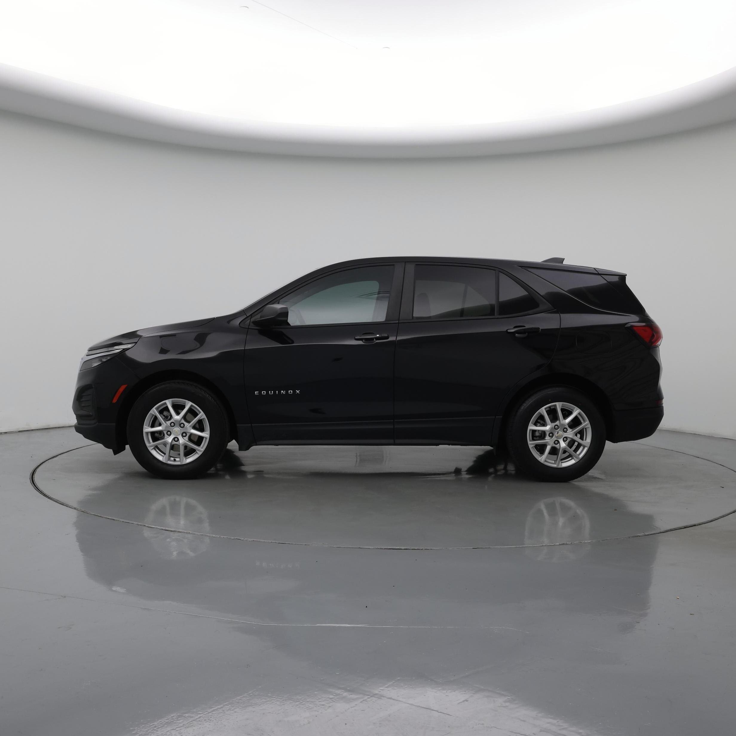 Thumbnail: 2023 Chevrolet Equinox - 3