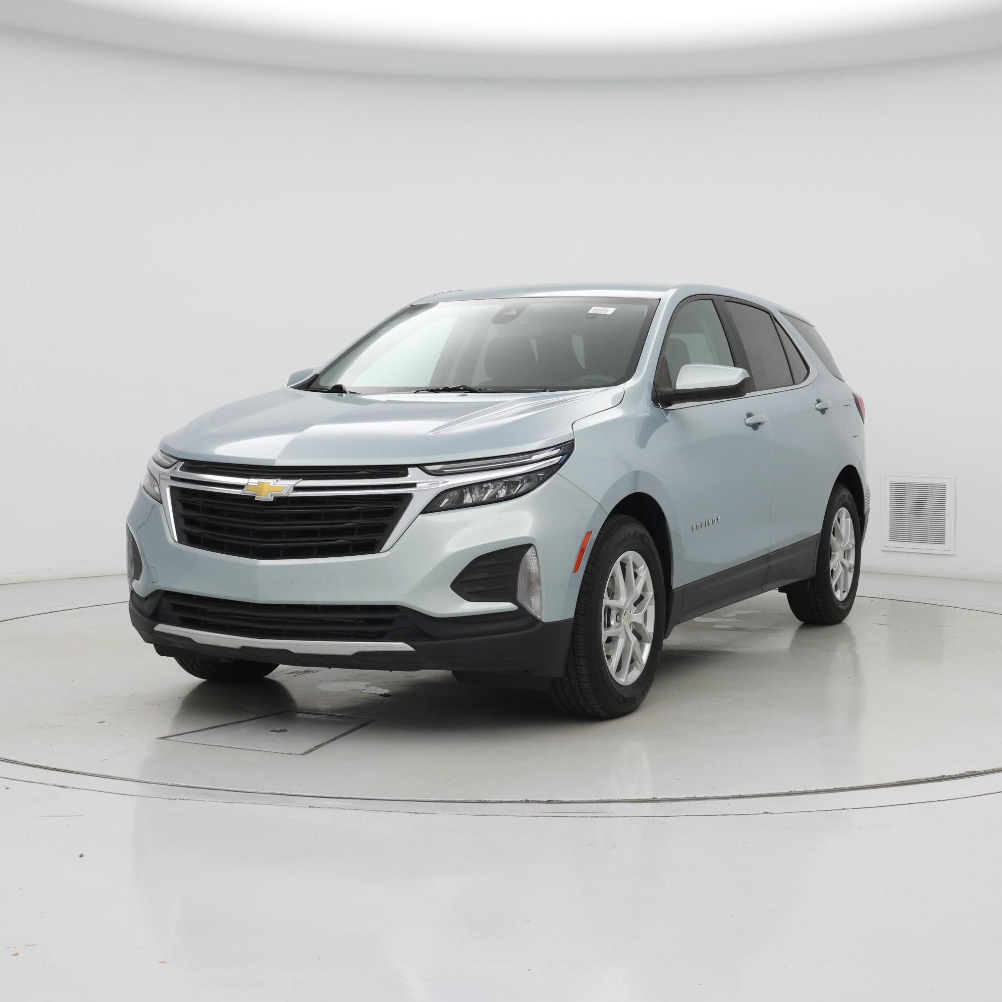 Thumbnail: 2022 Chevrolet Equinox - 4