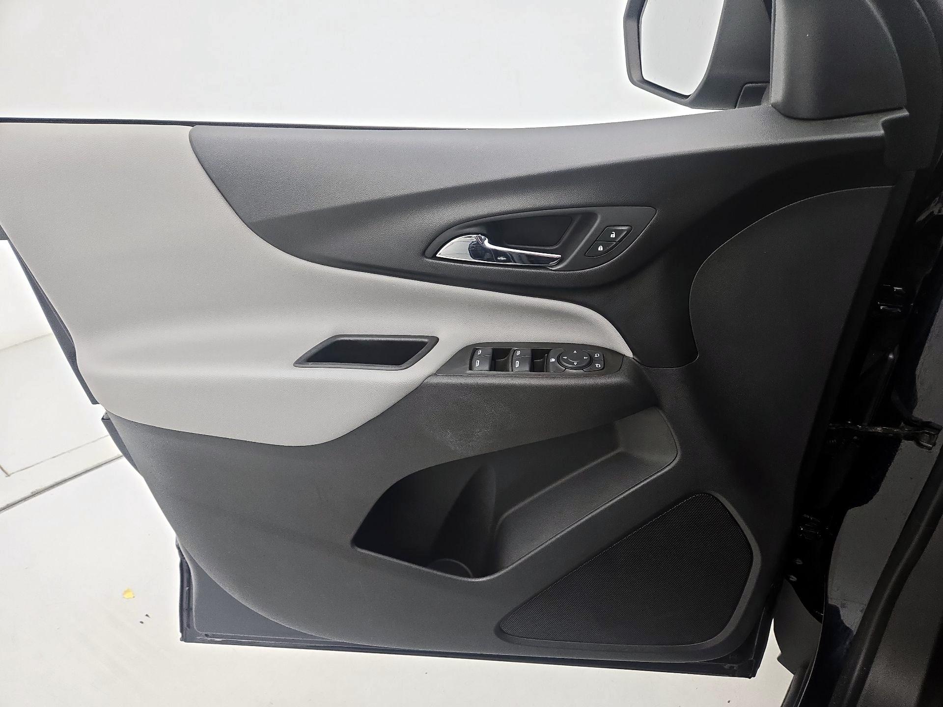 Thumbnail: 2021 Chevrolet Equinox - 10