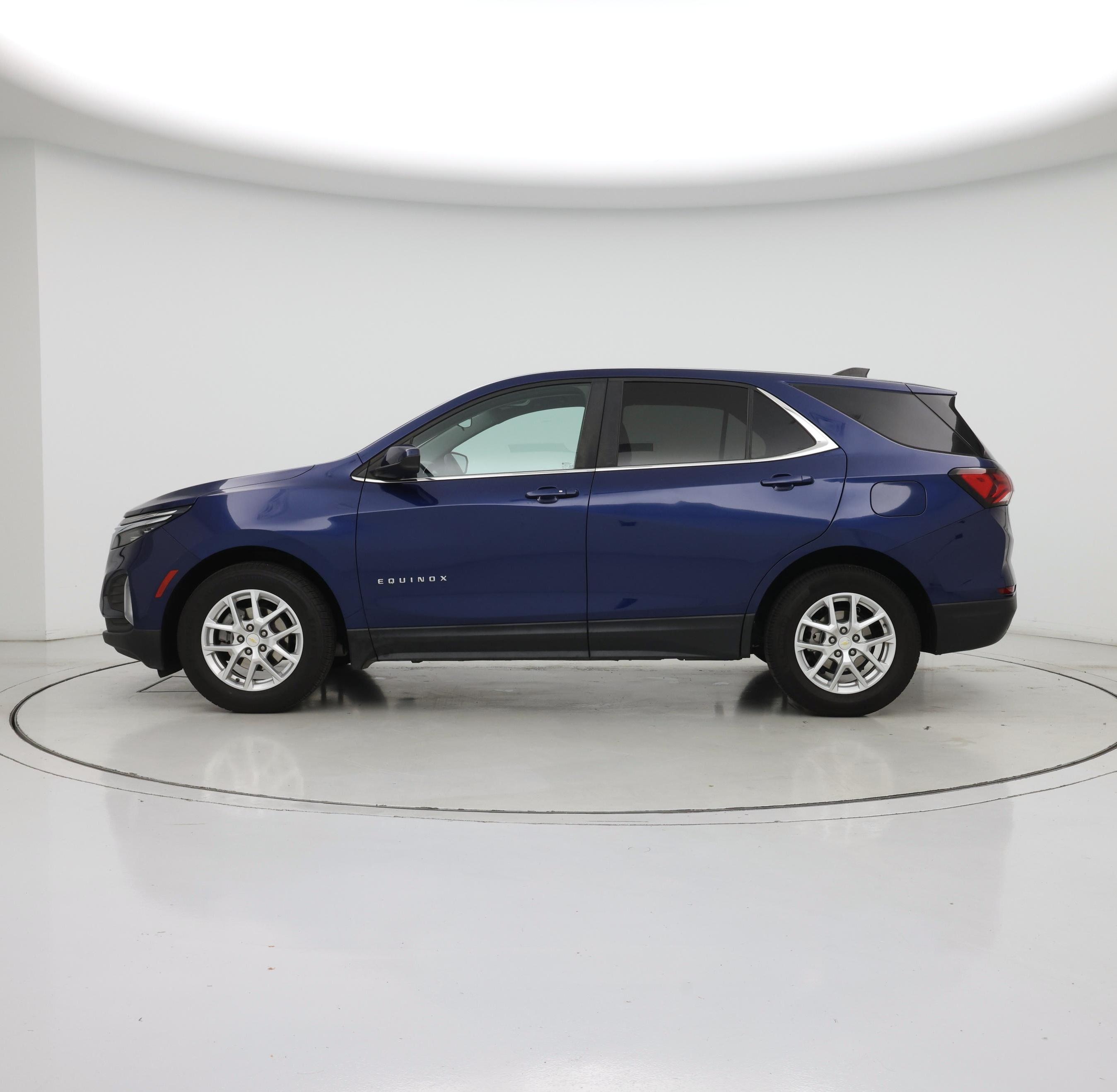 Thumbnail: 2022 Chevrolet Equinox - 3