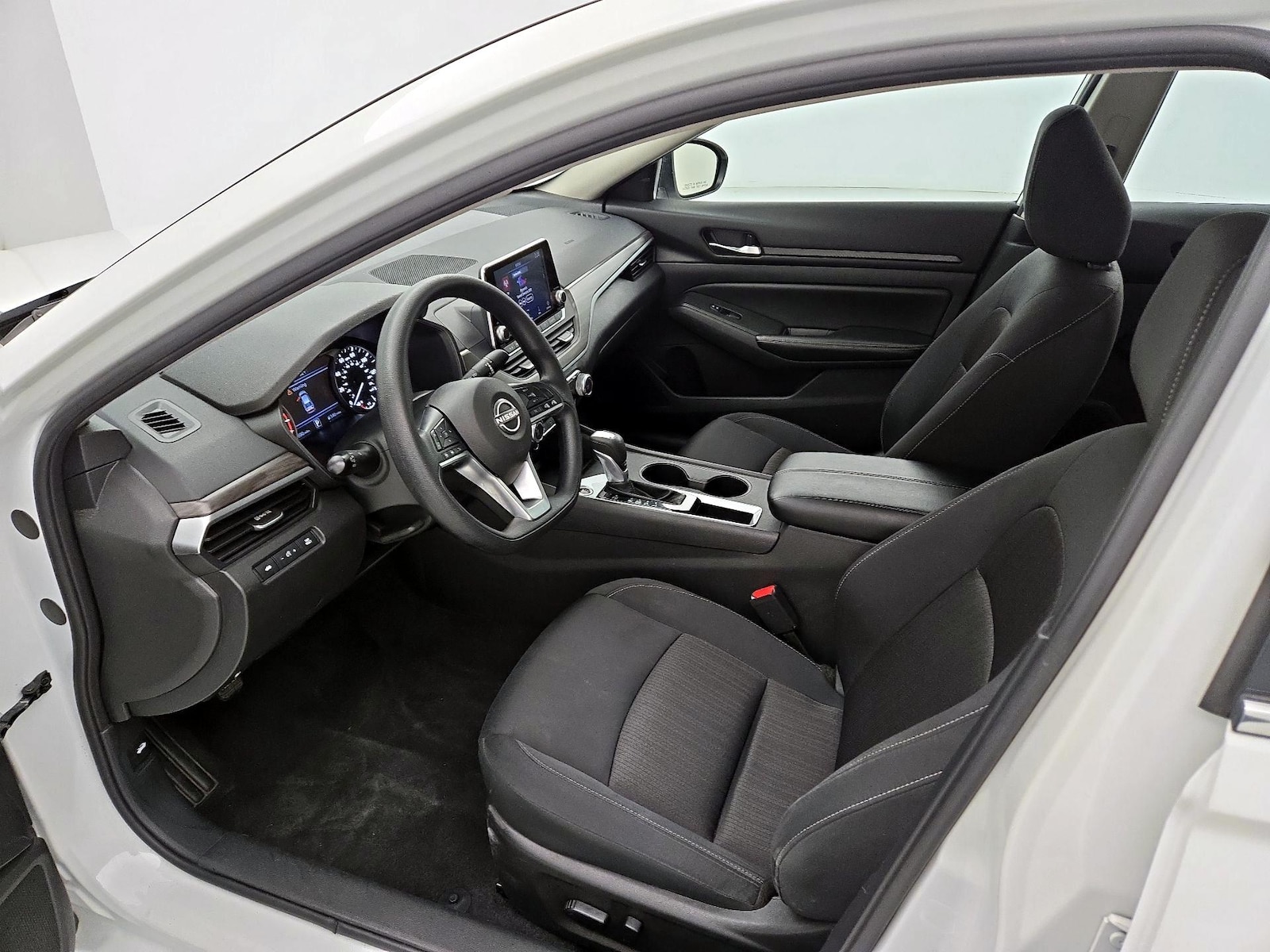 2025 Nissan Altima SV - Photo 10