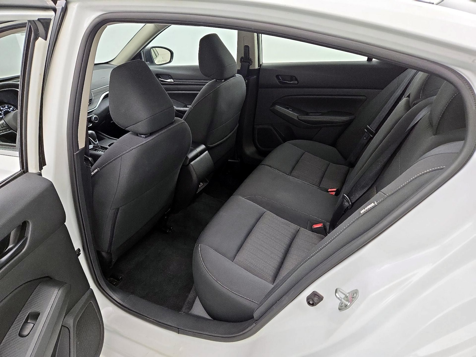 2025 Nissan Altima SV - Photo 18
