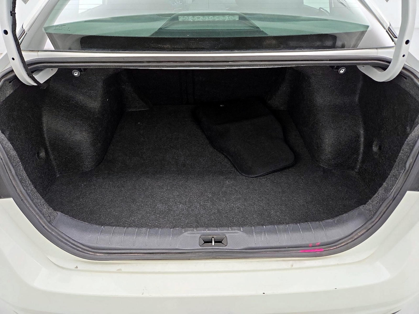 2025 Nissan Altima SV - Photo 19