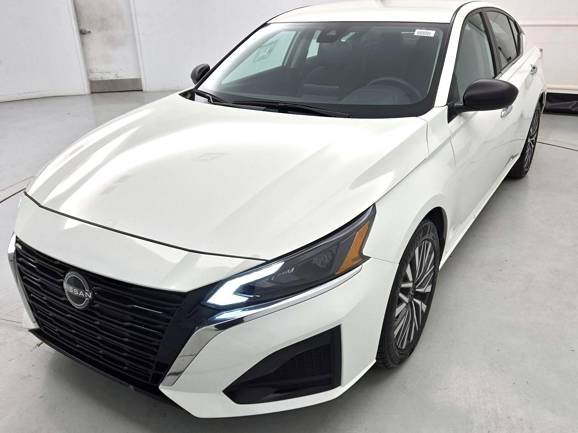 Thumbnail: 2025 Nissan Altima - 3