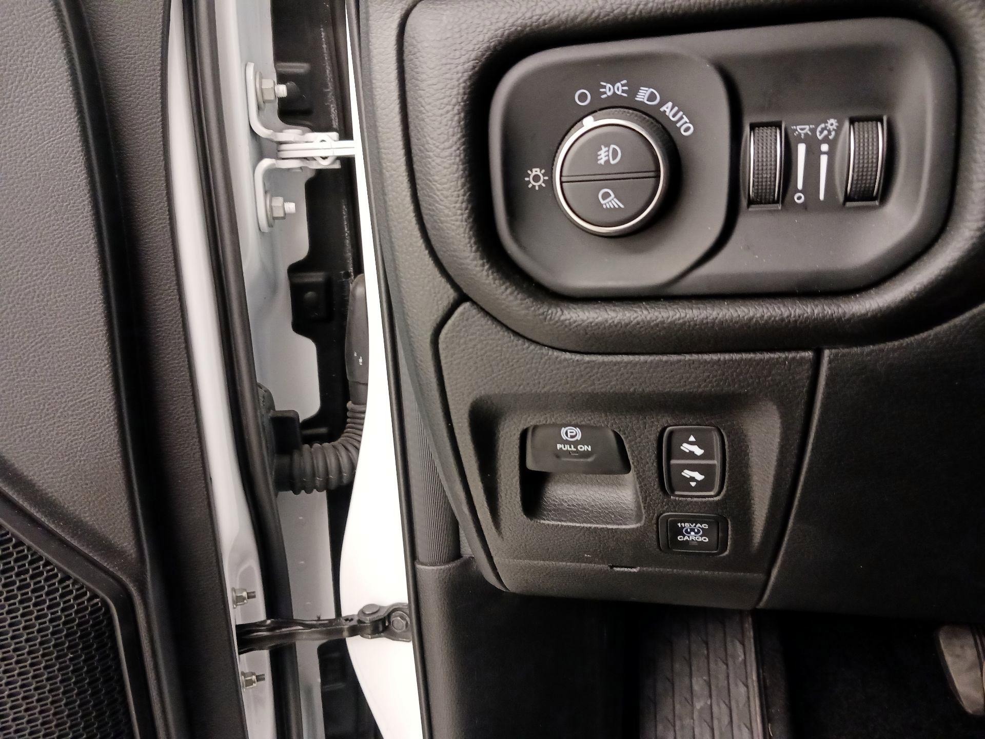 Thumbnail: 2025 RAM 1500 - 13