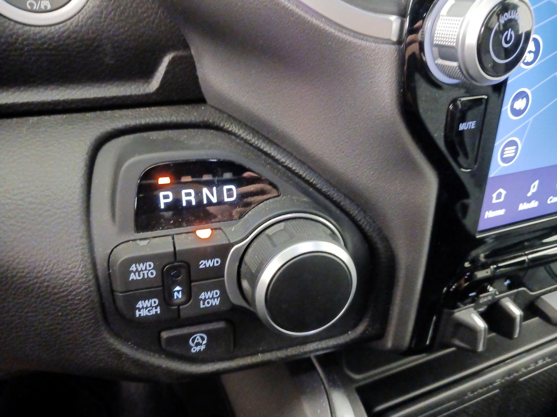 Thumbnail: 2025 RAM 1500 - 18