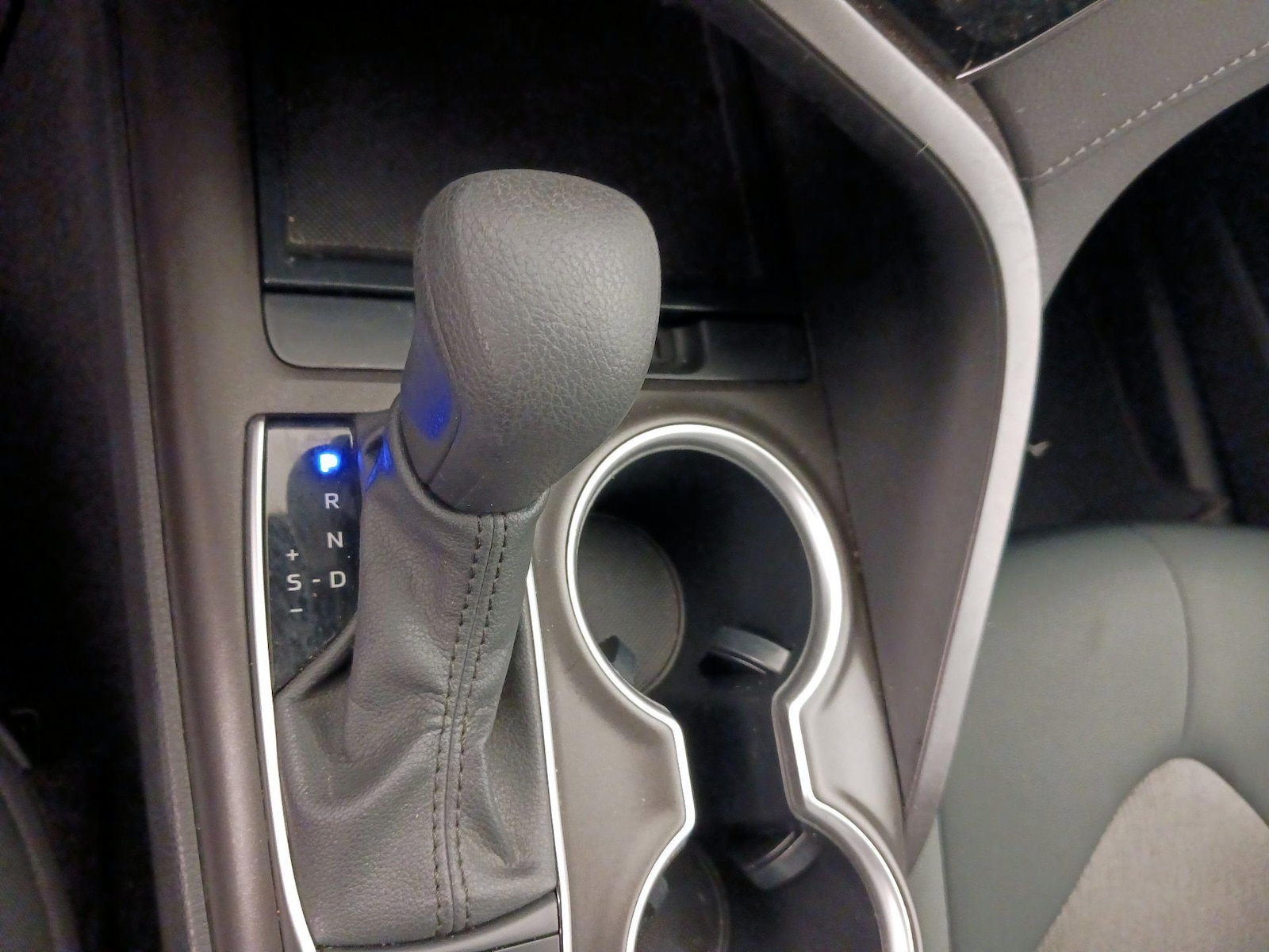 2023 Toyota Camry LE - Photo 18
