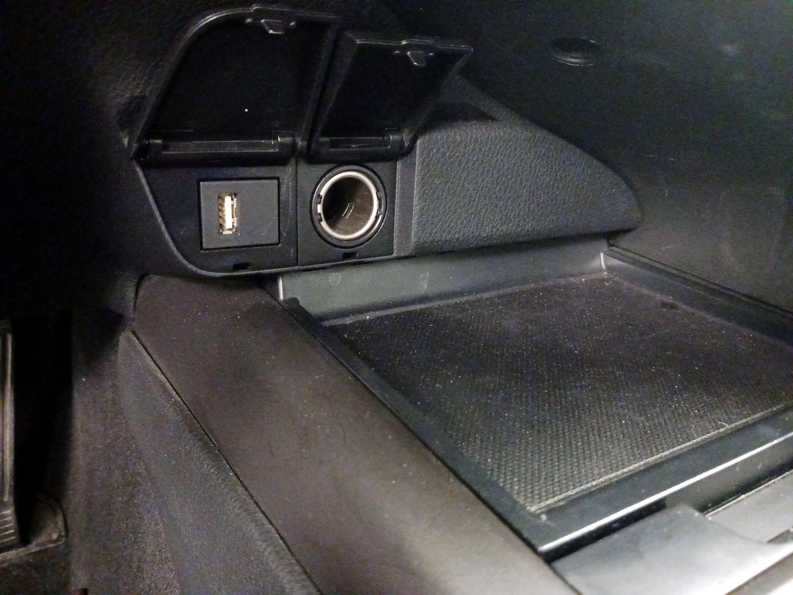 2023 Toyota Camry LE - Photo 19