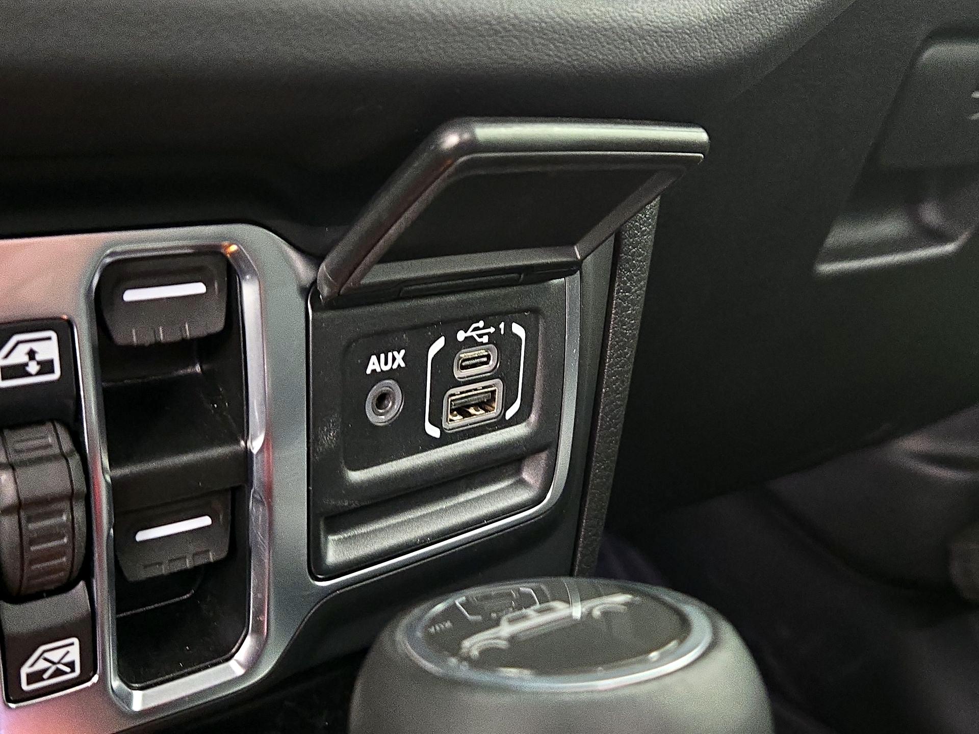 Thumbnail: 2025 Jeep Gladiator - 18