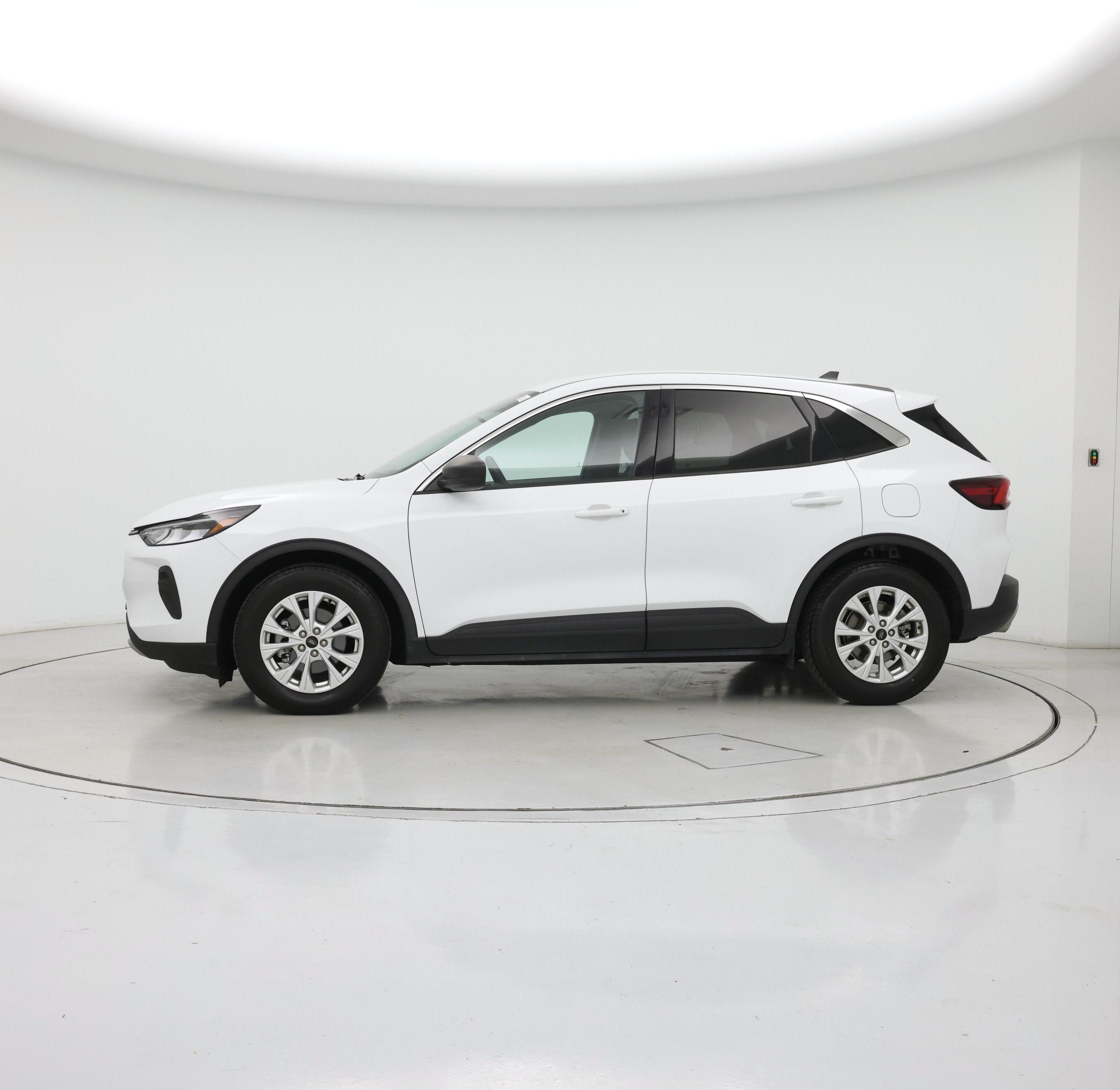 Thumbnail: 2023 Ford Escape - 3