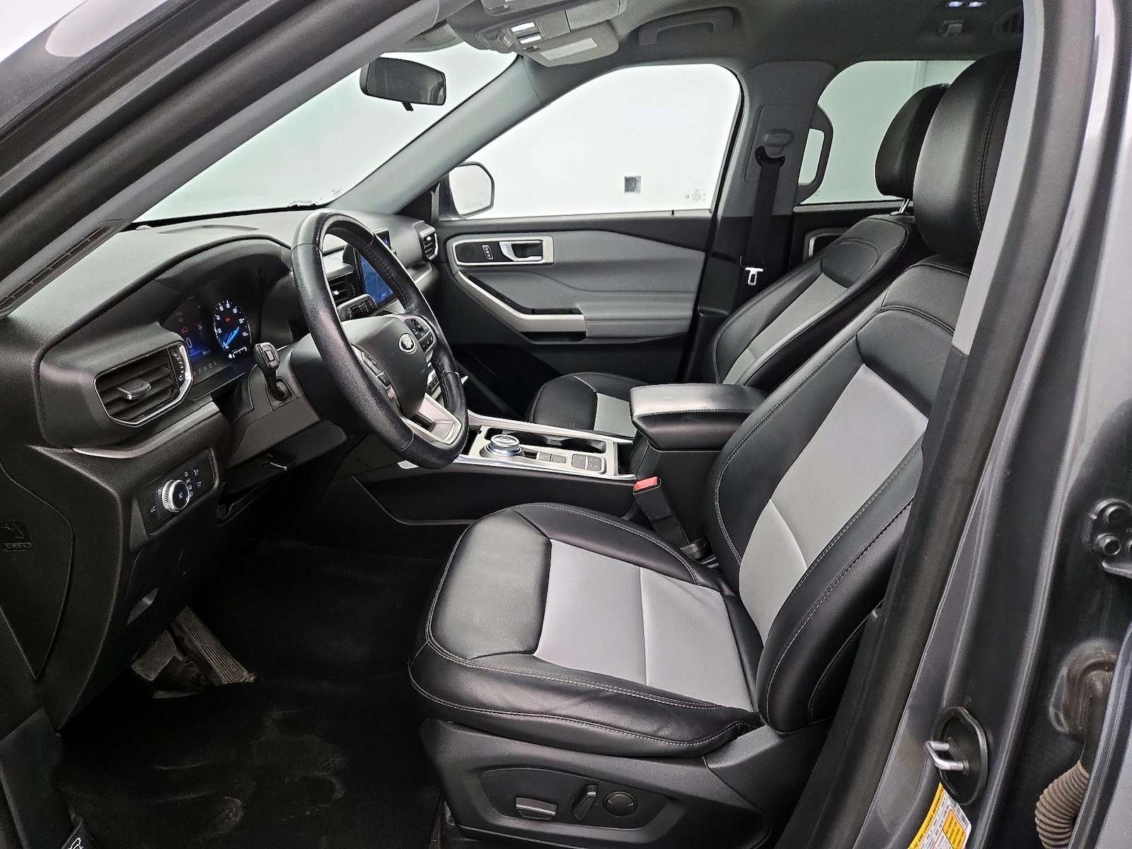 2022 Ford Explorer XLT - Photo 10