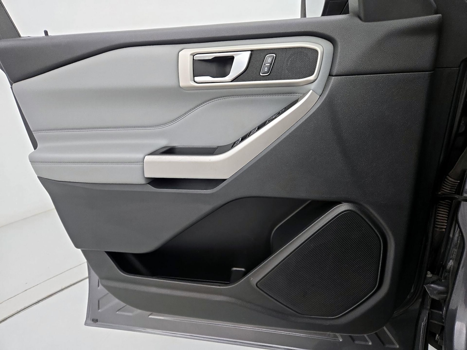 2022 Ford Explorer XLT - Photo 11